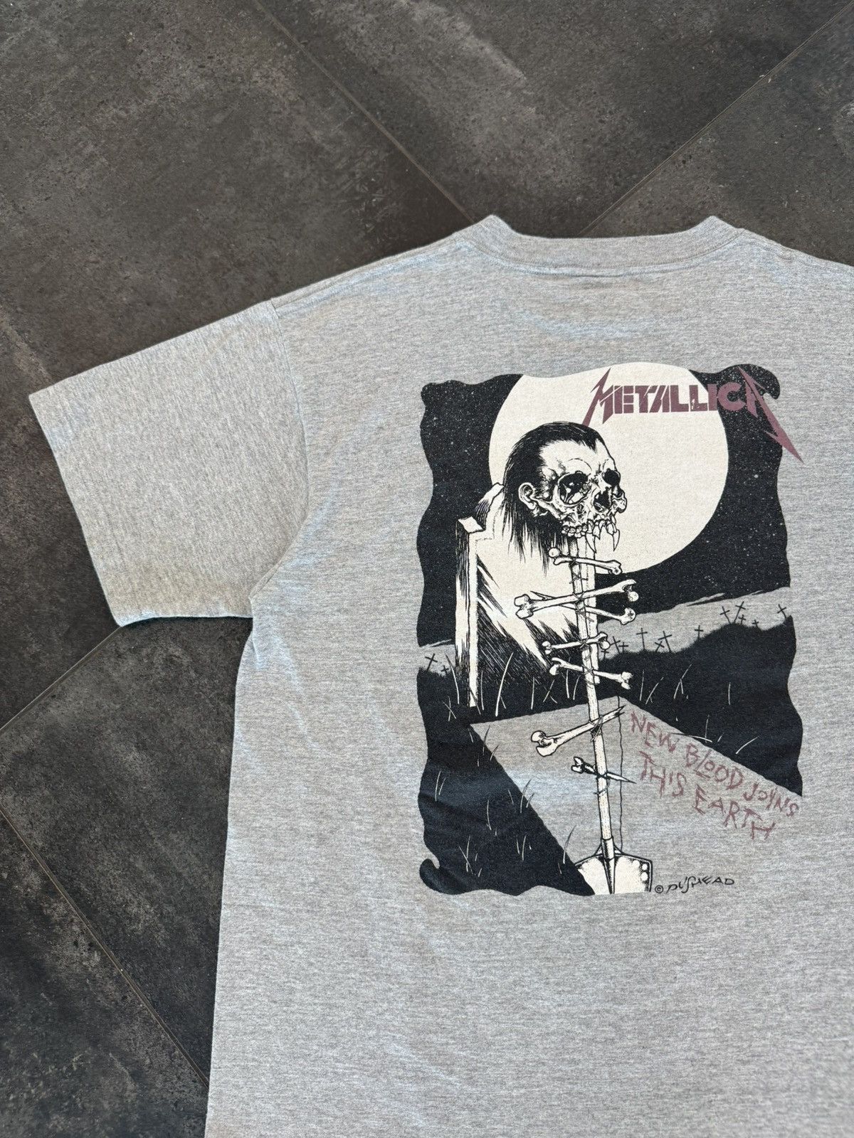 Metallica Vintage 1994 Metallica Pushead Gravekeeper Tour T Shirt Gray Size US XL / EU 56 / 4 - 5 Thumbnail