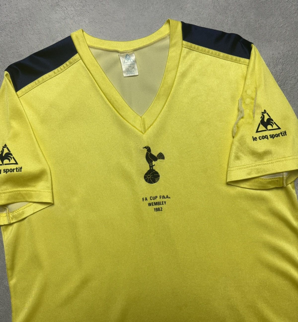Le Coq Sportif Tottenham Hotspur 1981 1982 Away Shirt Jersey Le Coq Sportif Size US M / EU 48-50 / 2 - 3 Thumbnail