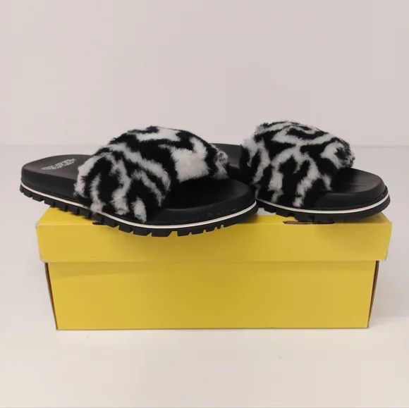 Marc Jacobs Marc Jacobs Women's "The Monogram Teddy Slide" - EU40/US10 Size US 10 / IT 40 - 1 Thumbnail