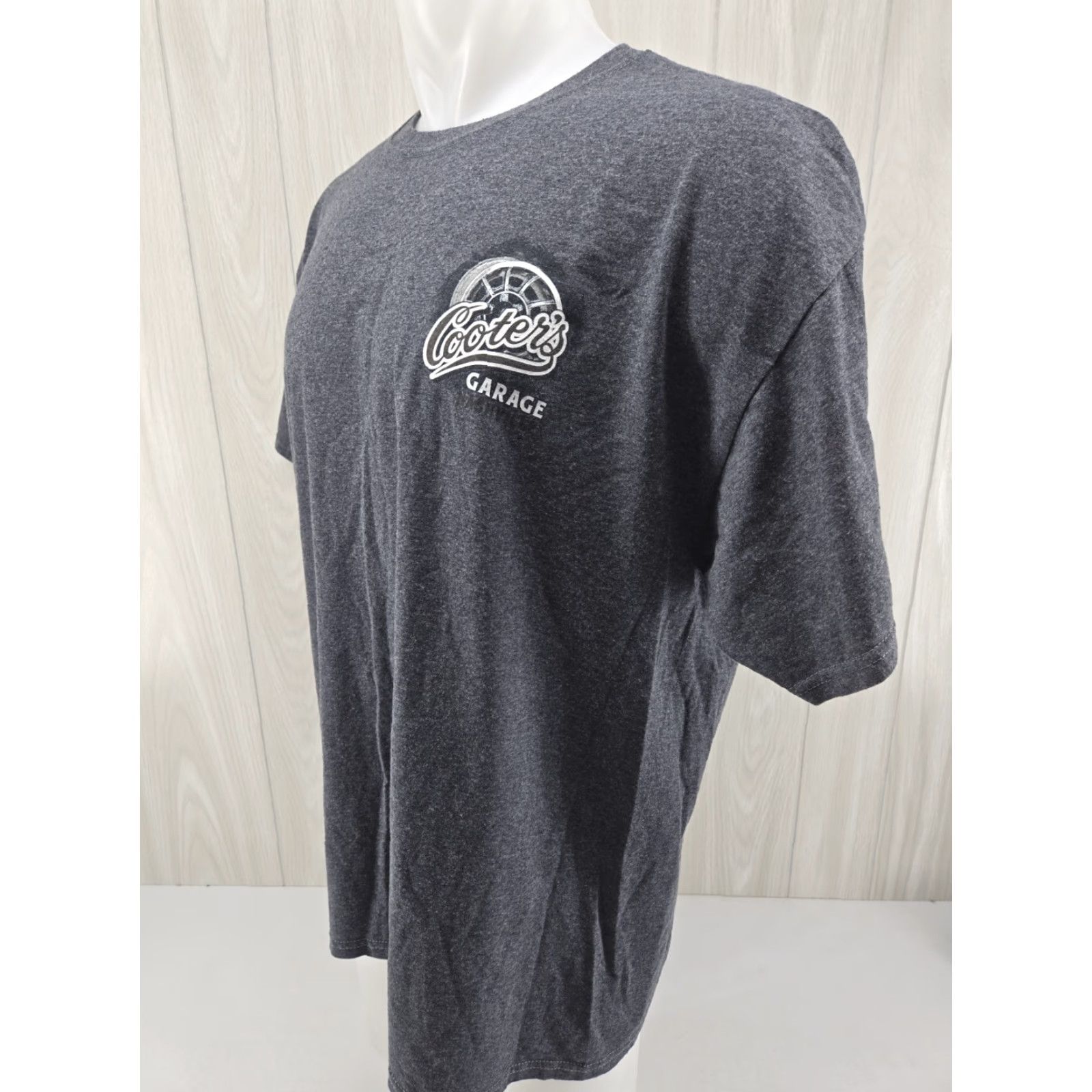 Fruit Of The Loom Cooters Garage Nashville Charger 01 Pinstripe Gray Graphic T-Shirt XL Shirt Mens Gray Graphic Moon Vintage No Size US XL / EU 56 / 4 - 4 Thumbnail