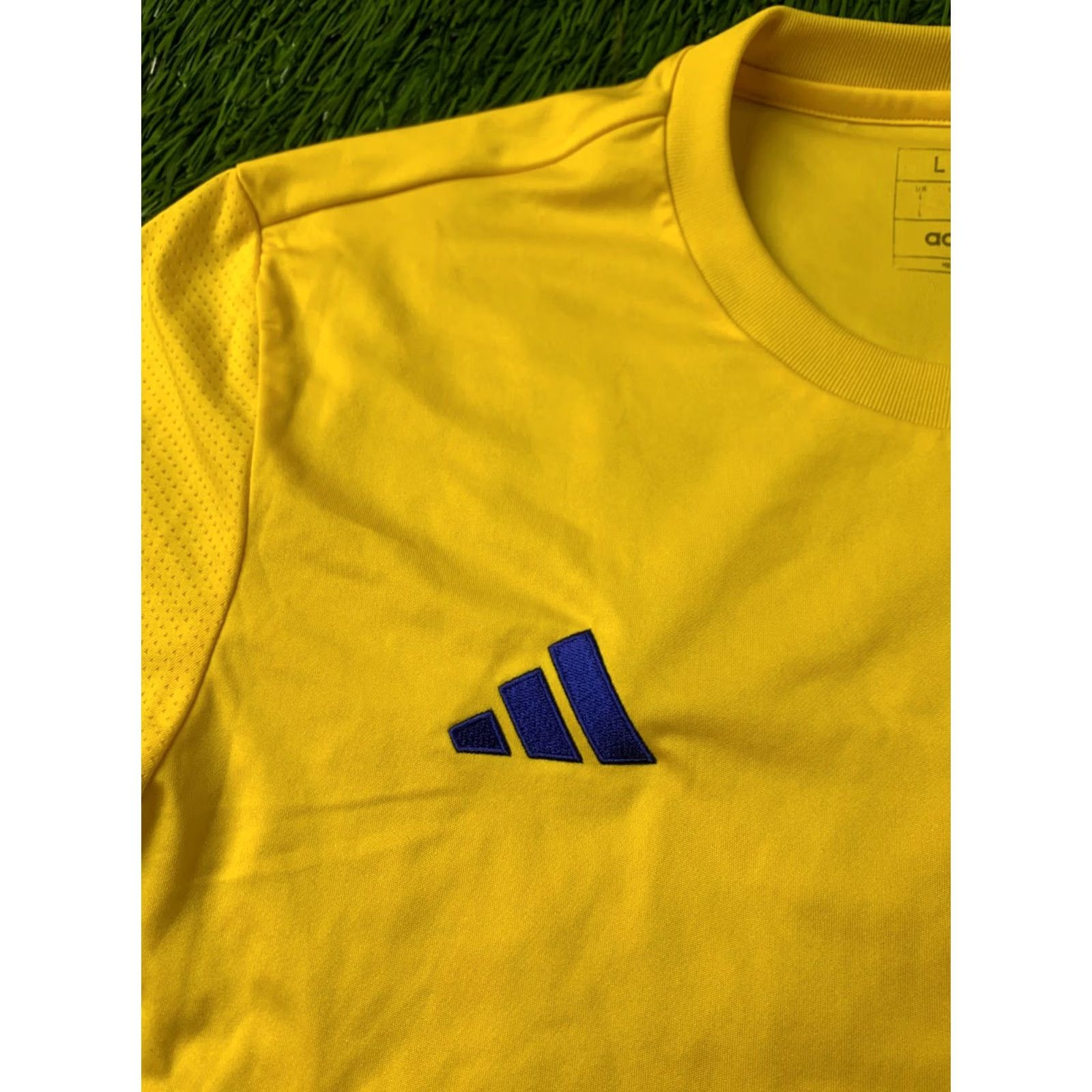 Adidas ADIDAS PERFORMANCE TABELA ORIGINAL 2024 FOOTBALL SHIRT JERSEY L Mens Yellow and Blue Football Shirt 2024 Adidas Tabela Size US L / EU 52-54 / 3 - 3 Thumbnail