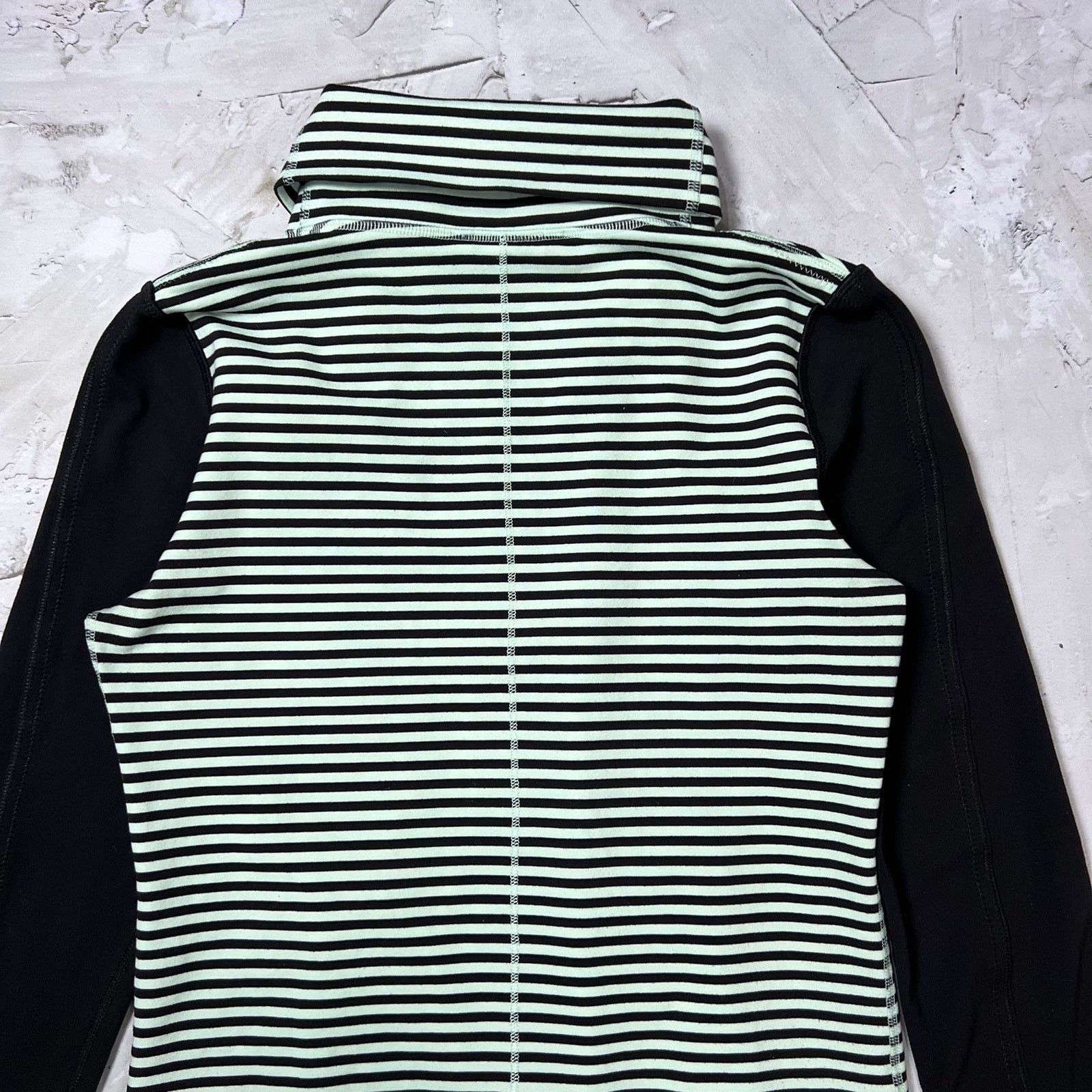 Lululemon Lululemon Daily Yoga Jacket Mint Black Stripe LUON Size 4 Size S / US 4 / IT 40 - 11 Thumbnail