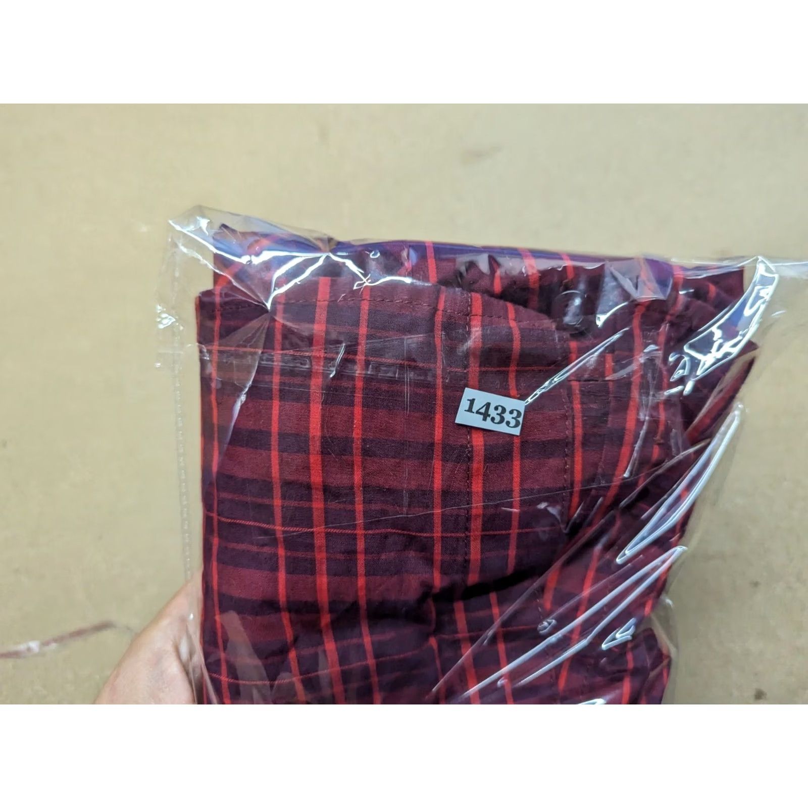 Oakley VINTAGE Oakley Mens Button Up Shirt Plaid Short Sleeves Red Front Pocket Size M Boxy Casual Shirt Mens Red Plaid Oakley Button-Up Front Pocket Size US M / EU 48-50 / 2 - 4 Thumbnail