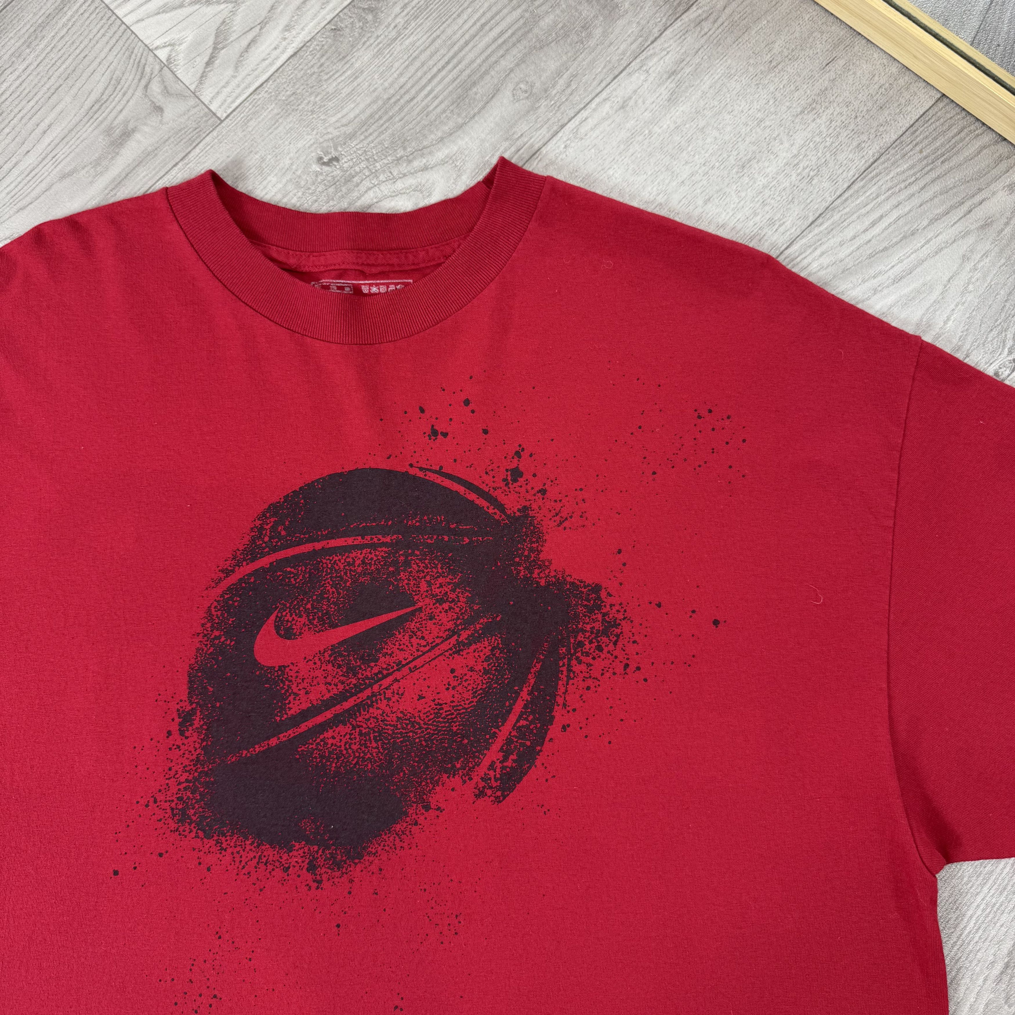Nike Vintage Nike Basketball 90s Rare Red Graphic Heavy Tee Shirt Size US XL / EU 56 / 4 - 2 Thumbnail