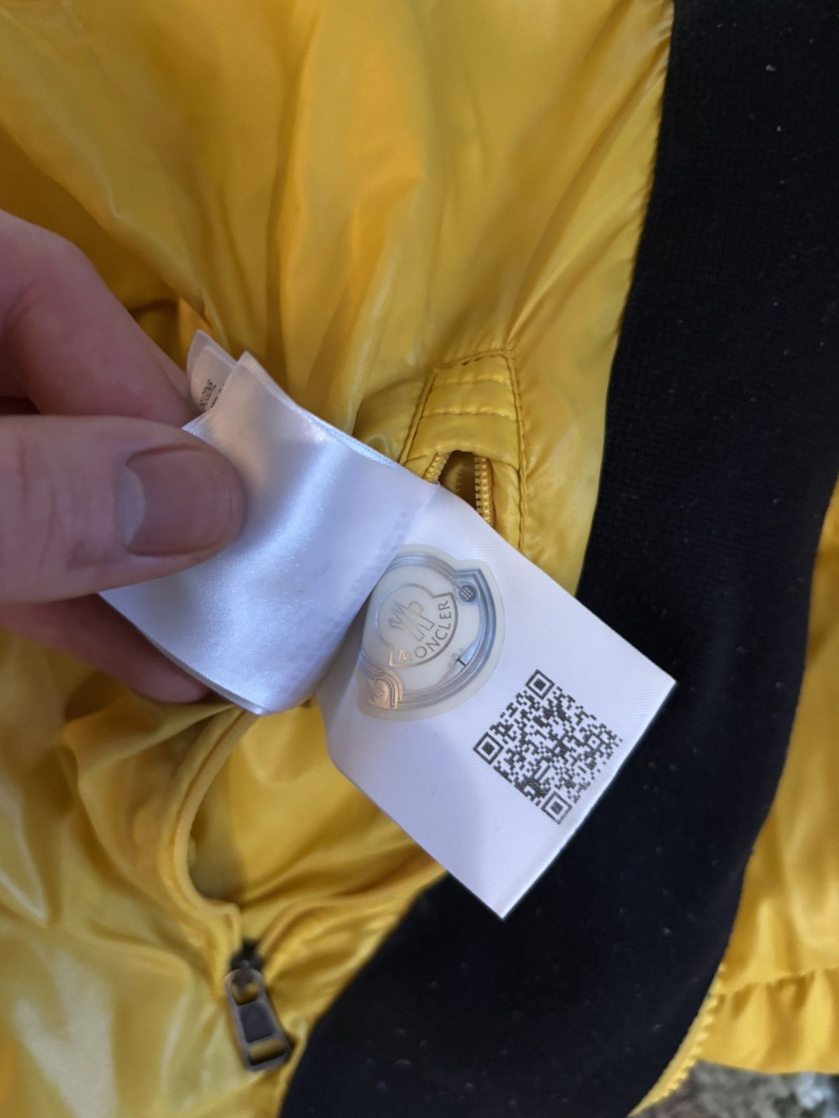 Moncler $1750 Yellow Dougnac Giubbotto Puffer Jacket Size US M / EU 48-50 / 2 - 11 Thumbnail