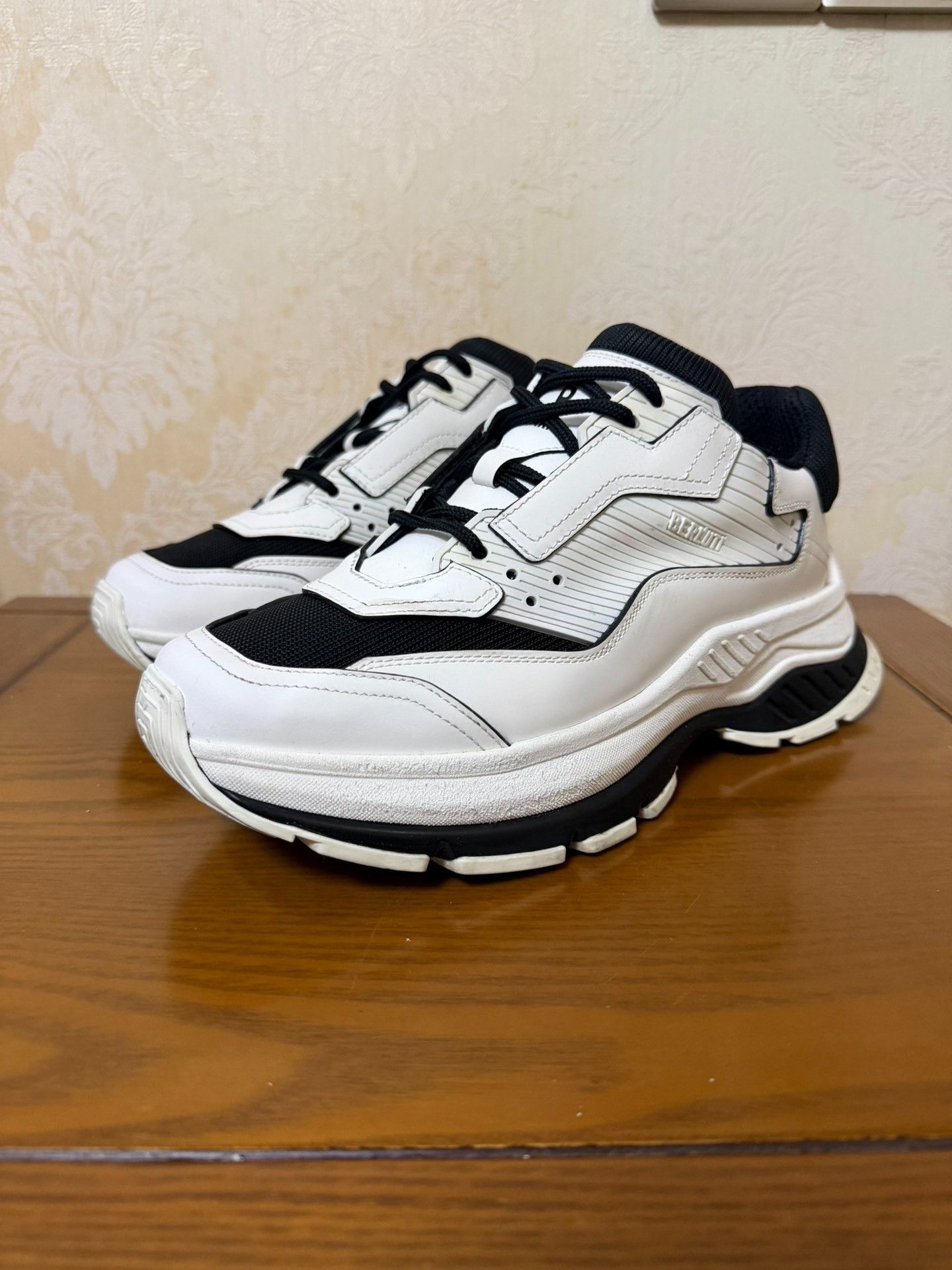 Berluti Berluti White Lowtop Sneakers 39 Men Size US 6.5 / EU 39-40 - 1 Thumbnail