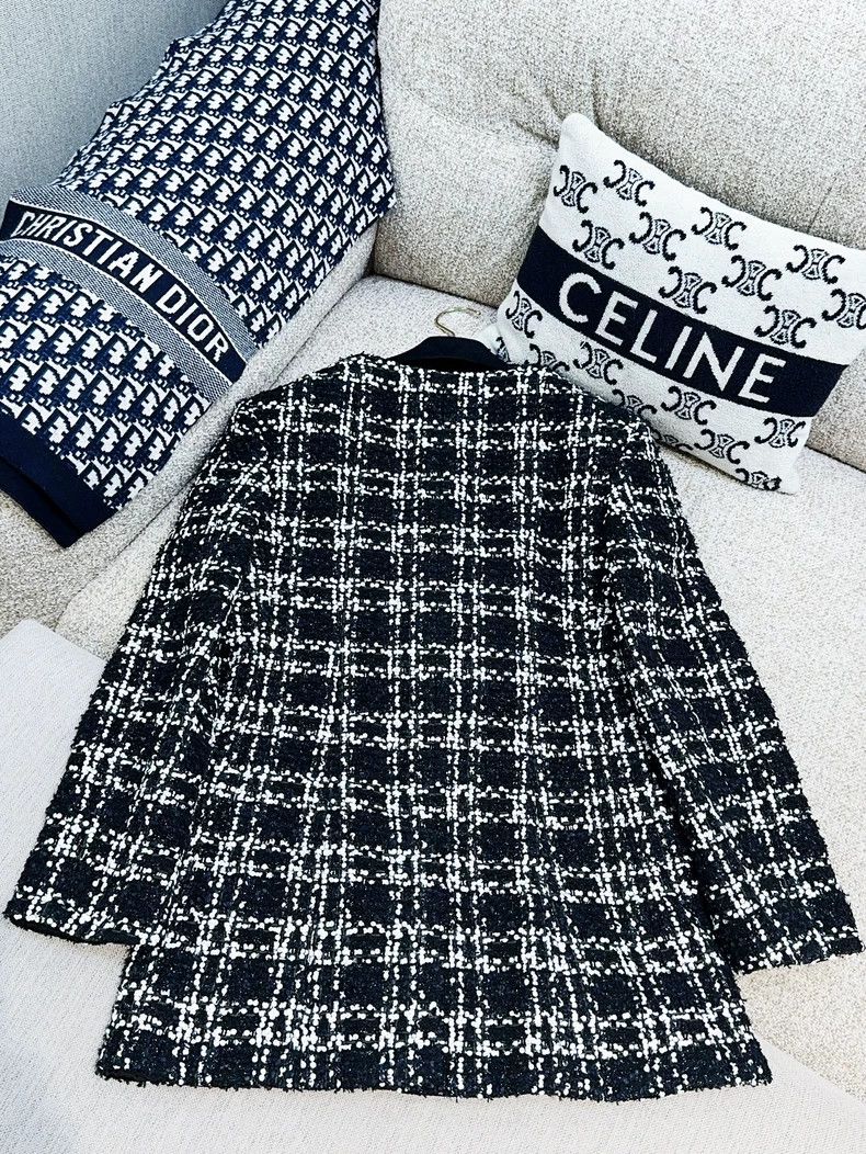 Chanel Chanel 22K black and white plaid tweed long-sleeved jacket Size XS / US 0-2 / IT 36-38 - 3 Thumbnail
