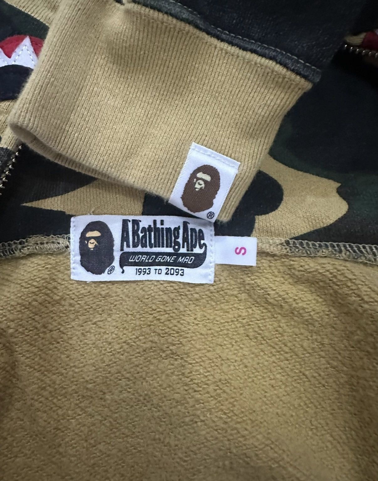 Bape BAPE 1st Yellow Camo Shark Hoodie K5 Size US S / EU 44-46 / 1 - 3 Thumbnail