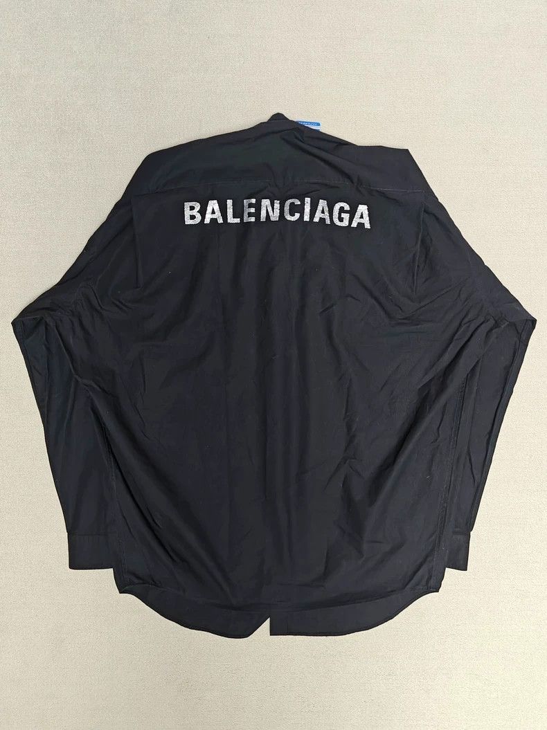 Balenciaga Balenciaga size 36 24ss rhinestone hot drill logo button sh Size US S / EU 44-46 / 1 - 1 Thumbnail