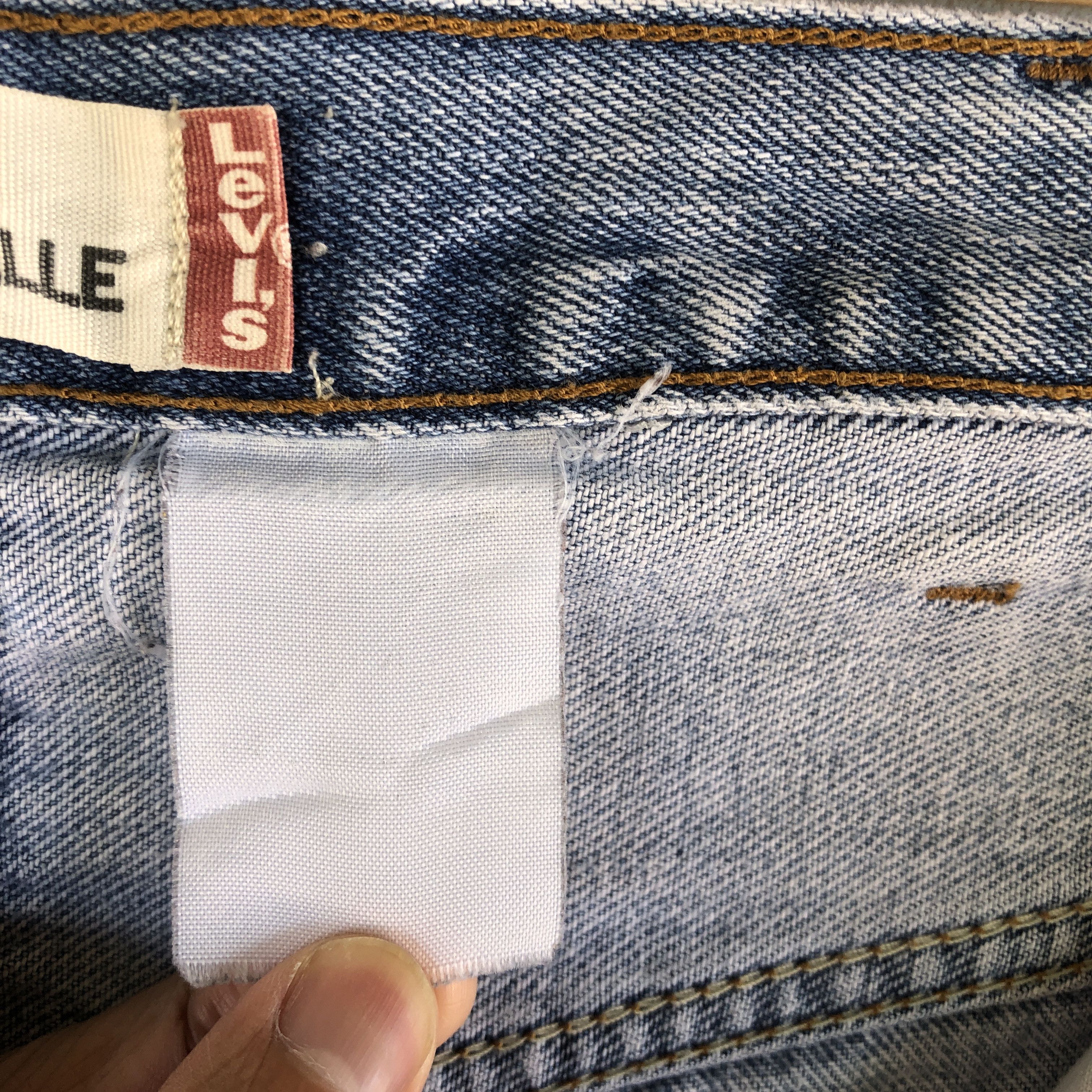 Levi's Vintage Levis Sun Faded Jeans Levis 550 Light Wash Denim Size US 36 / EU 52 - 9 Thumbnail