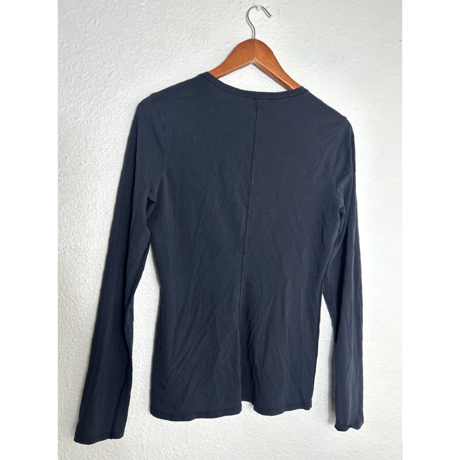Lululemon Lululemon Womens T-Shirt Black Long Sleeve Active Top Size S Small Hole 19” Chest 29” Length Regular Fit Size S / US 4 / IT 40 - 7 Thumbnail