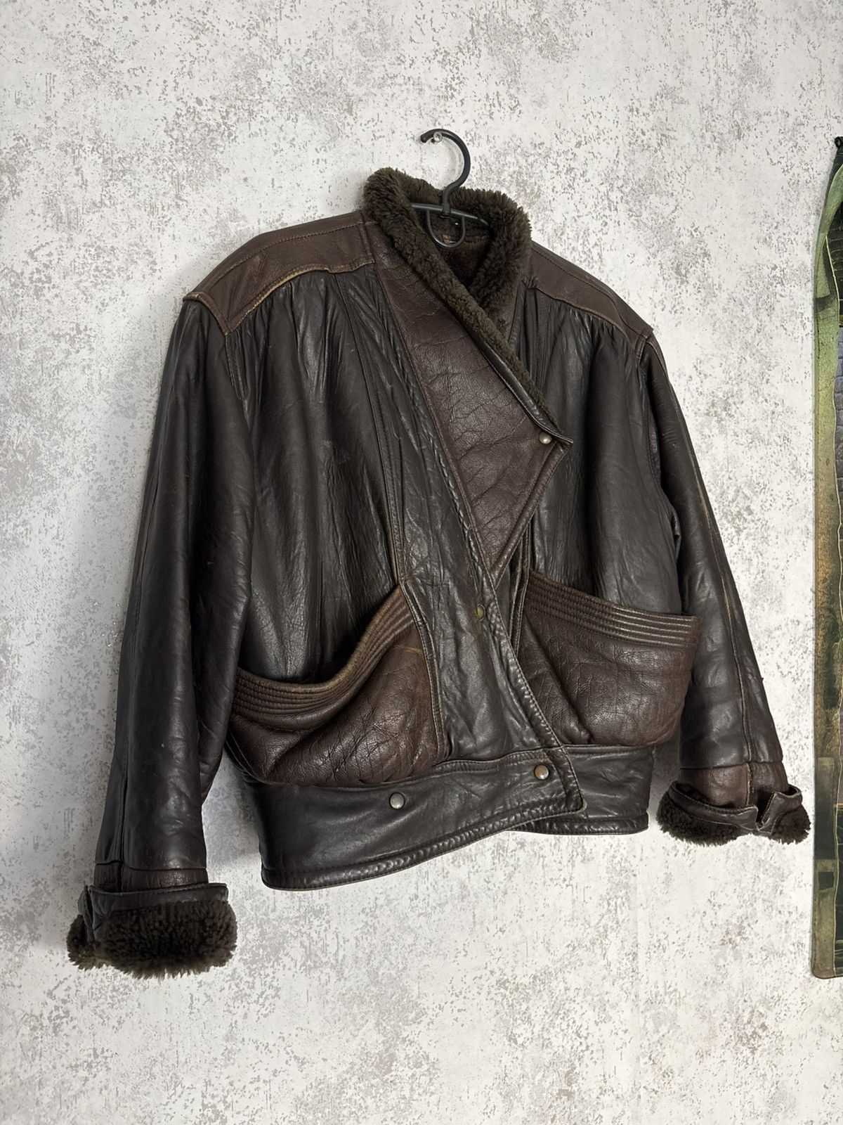 Vintage Vintage Italian Leather Shearling Jacket Aviator Brown Biker Size US M / EU 48-50 / 2 - 5 Thumbnail