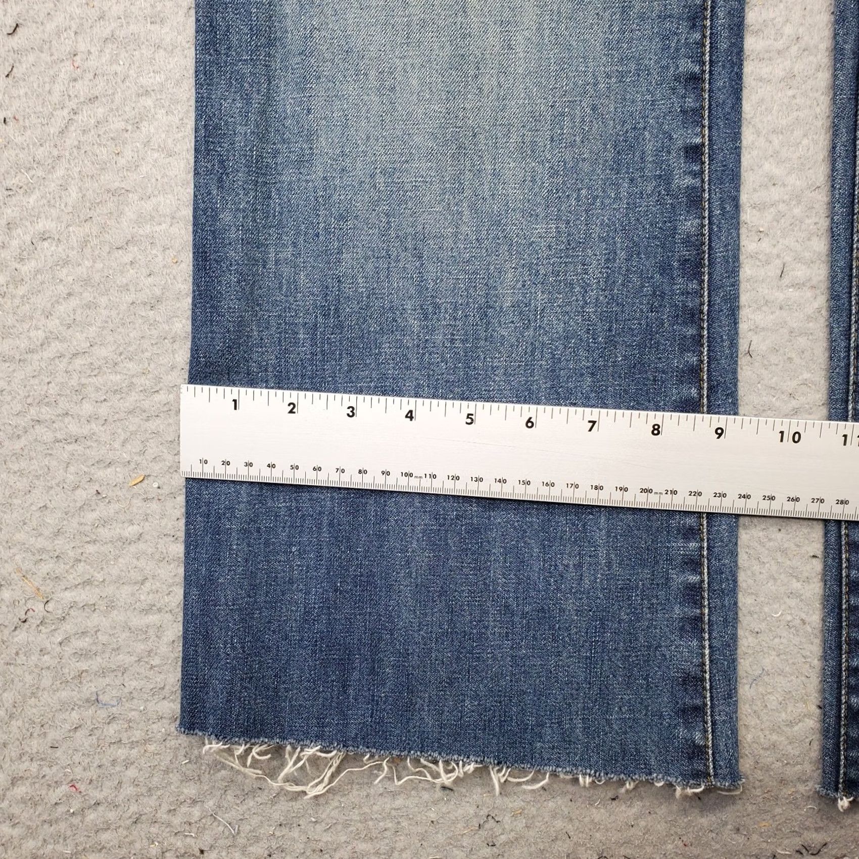 Kenneth Cole Kenneth Cole Bootcut Jeans Womens 32 Blue Denim Streetwear Grunge Frayed Hem Jeans Womens Size 32 Blue Denim 5-Pocket Boyfriend Bootcut Size 24" / US 00 / IT 34 - 5 Thumbnail