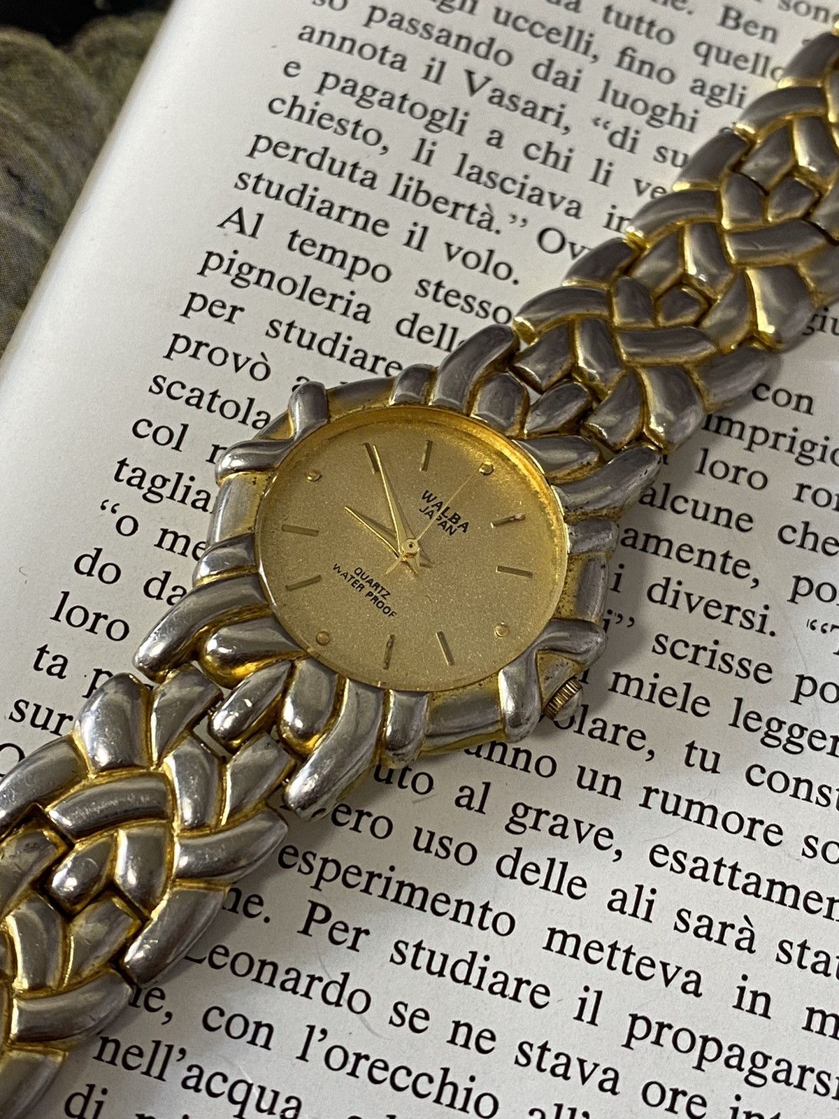 Japanese Brand Rare Retro Vintage Walba Quartz Watch - Gold! Size ONE SIZE - 2 Thumbnail