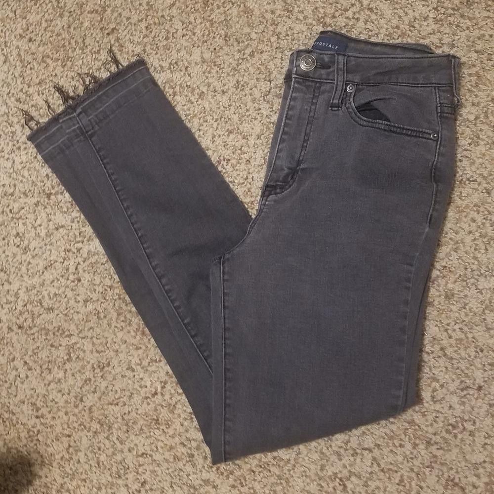 Aeropostale Aeropostale The Norma Jean Gray Distressed Hem Jeans Size 6 Size 28" / US 6 / IT 42 - 1 Thumbnail