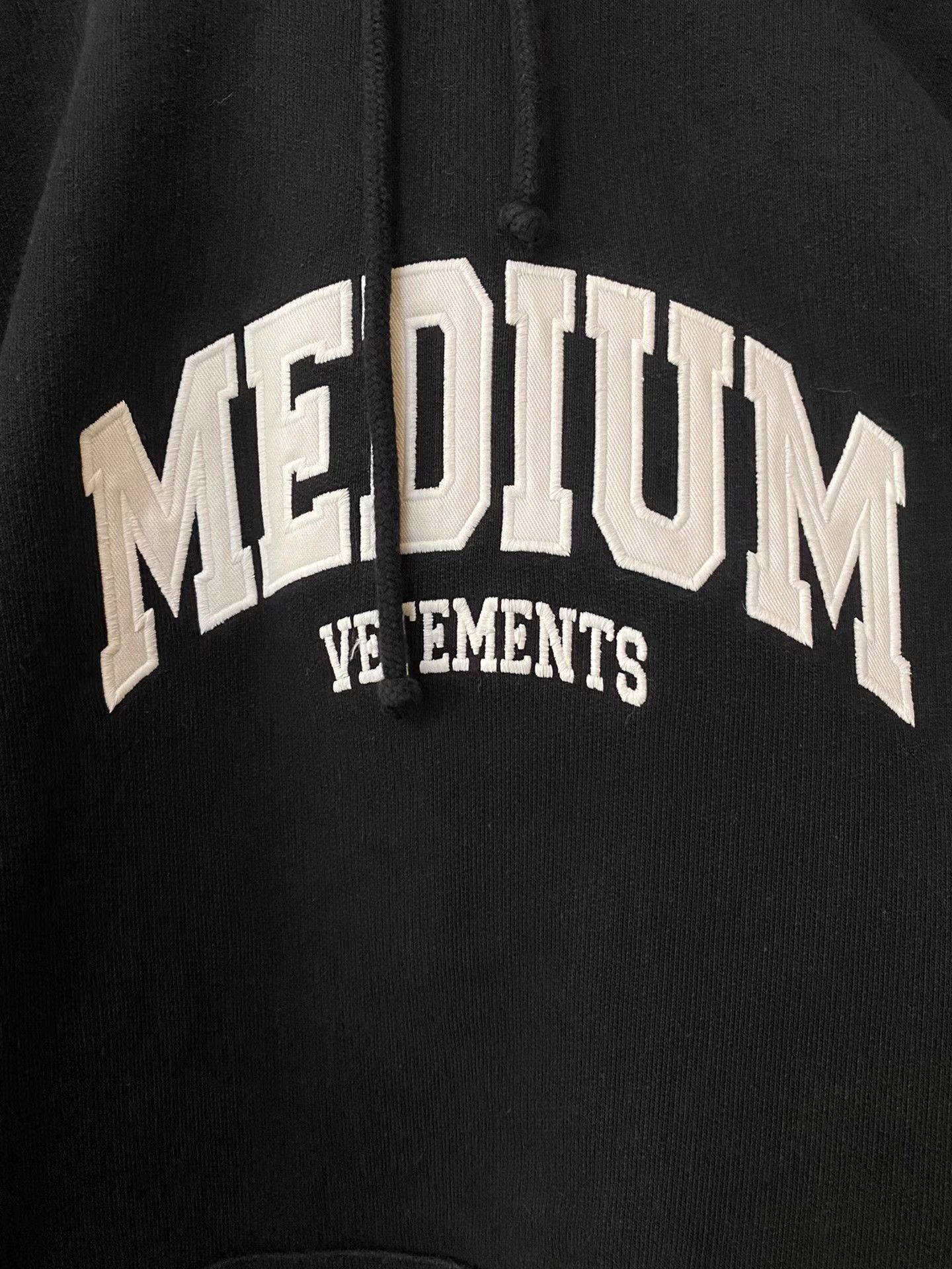 Vetements Vetements 24ss MEDIUM Logo Print Hoodie Size US XS / EU 42 / 0 - 3 Thumbnail