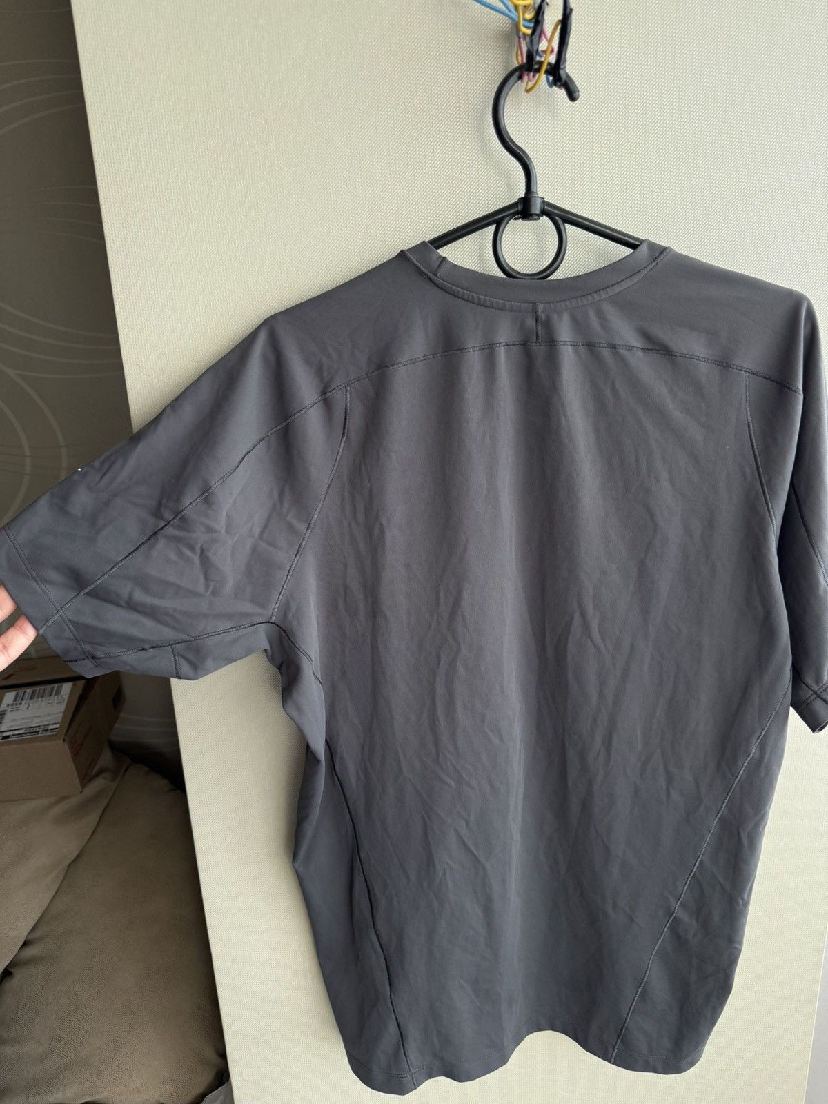 Arc'teryx Arcteryx grey t-shirt M sz Size US M / EU 48-50 / 2 - 8 Thumbnail
