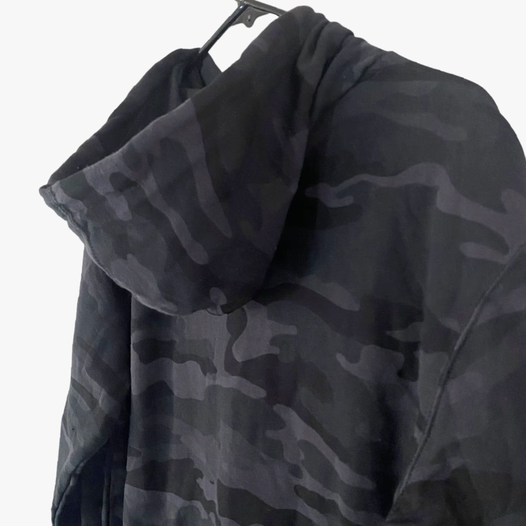 Vintage Independent Trading Company Camo Hoodie Men's Medium Gray Pullover Sweatshirt Size US M / EU 48-50 / 2 - 6 Thumbnail