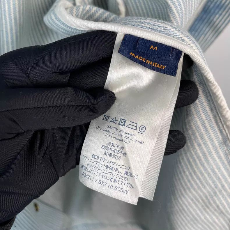 Louis Vuitton Louis Vuitton Blue ink stripe smudged logo long shirt Size US M / EU 48-50 / 2 - 5 Thumbnail