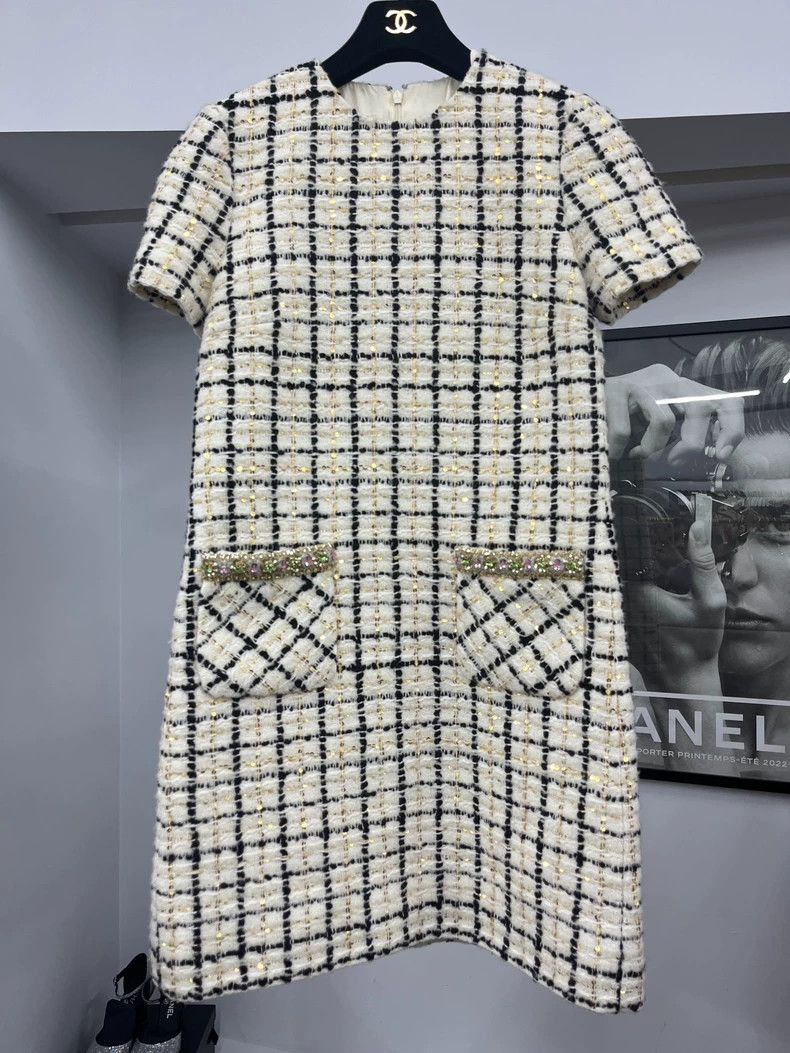 Other Valentino Tweed studded bead dress Size M / US 6-8 / IT 42-44 - 1 Thumbnail