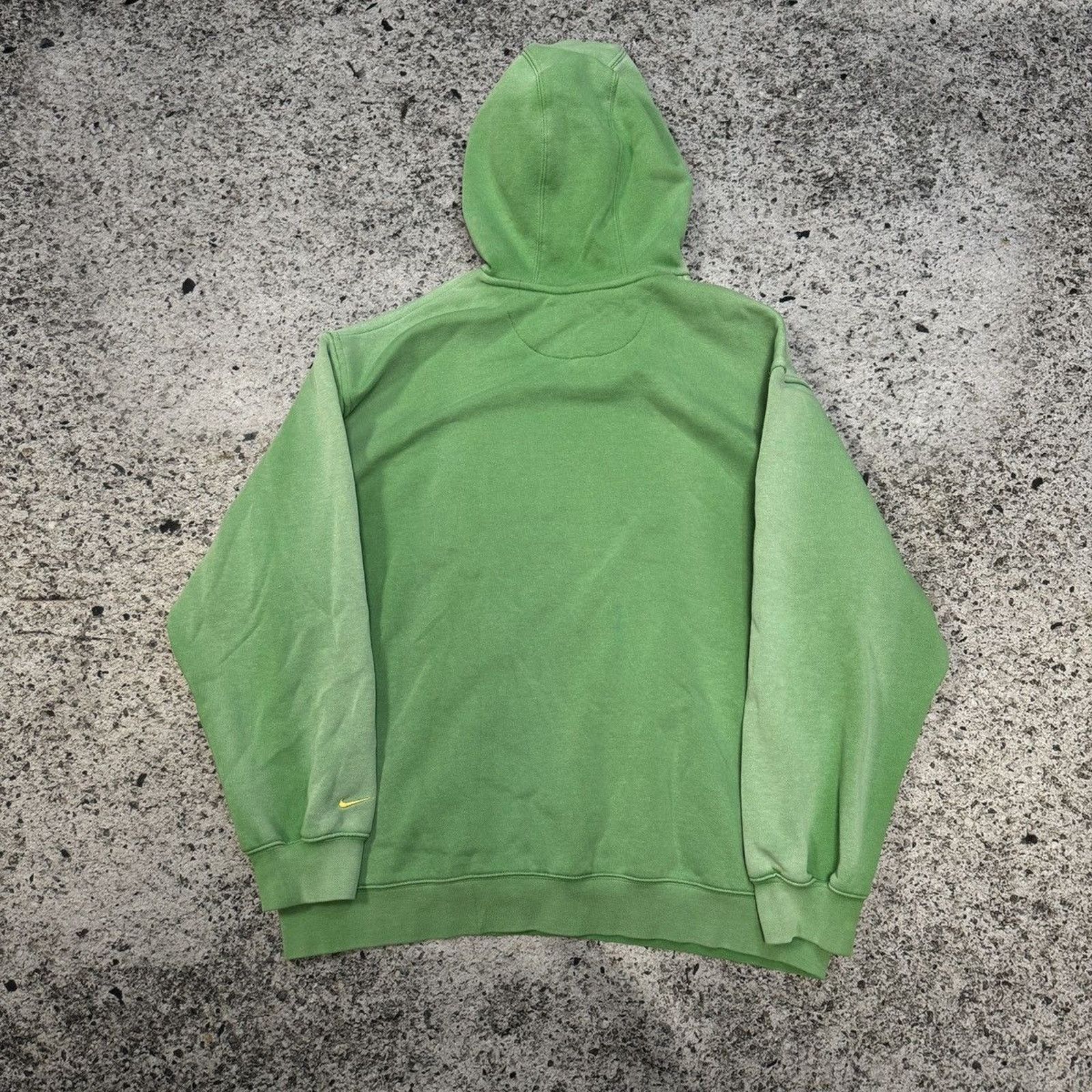 Nike Vintage Faded Green Nike Soccer Hoodie Size US L / EU 52-54 / 3 - 8 Thumbnail
