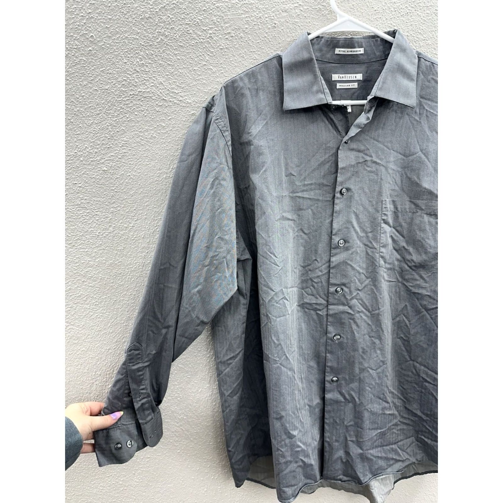 Van Heusen Van Heusen Mens Shirt Size 17.5 Grey Button-Up Long Sleeve Regular Fit ShirtMens Regular 17.5 Grey Button-Up Long Sleeve Size US XXL / EU 58 / 5 - 2 Thumbnail