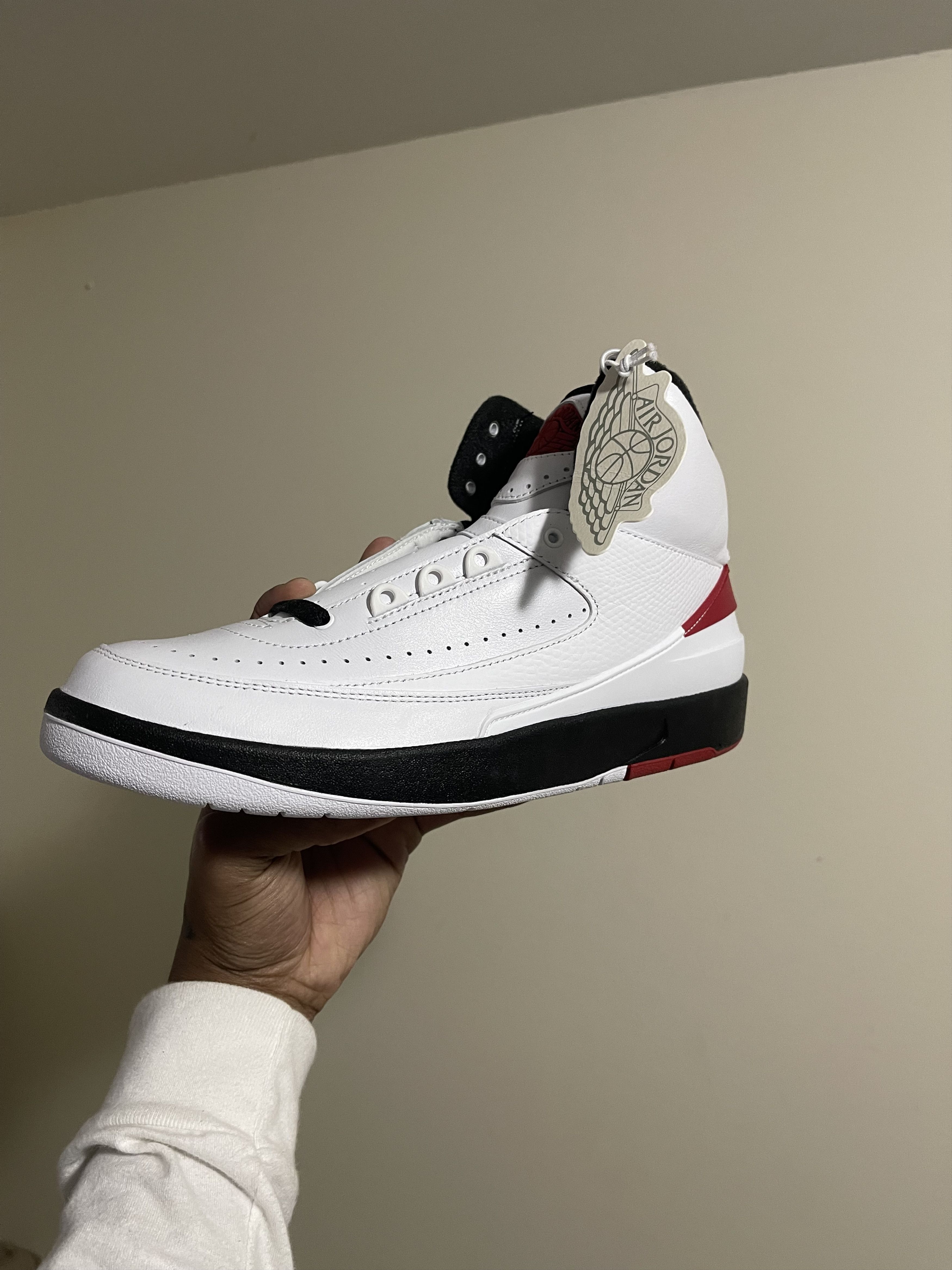 Jordan Brand Air Jordan Retro 2 Chicago Size US 9.5 / EU 42-43 - 5 Thumbnail