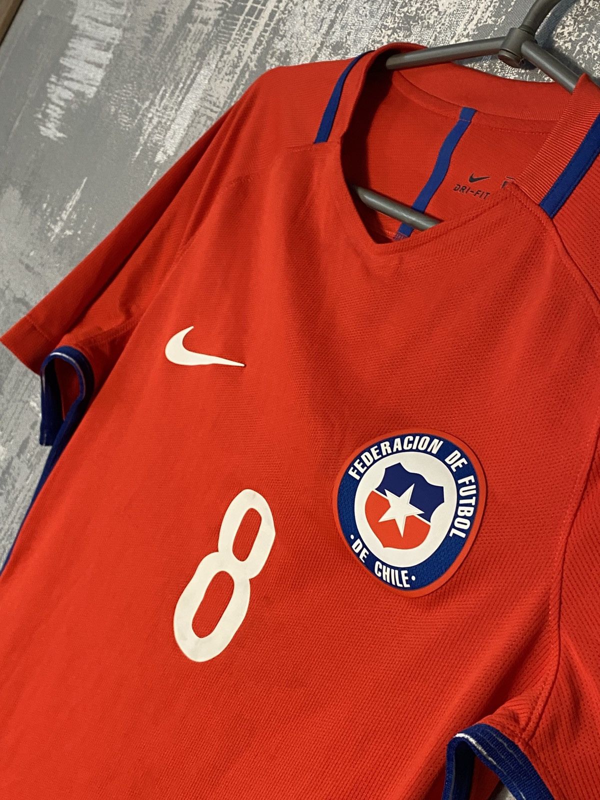 Nike Match Worn Chile Nike Soccer Jersey 2018 Perez #8 Football Size US M / EU 48-50 / 2 - 7 Thumbnail