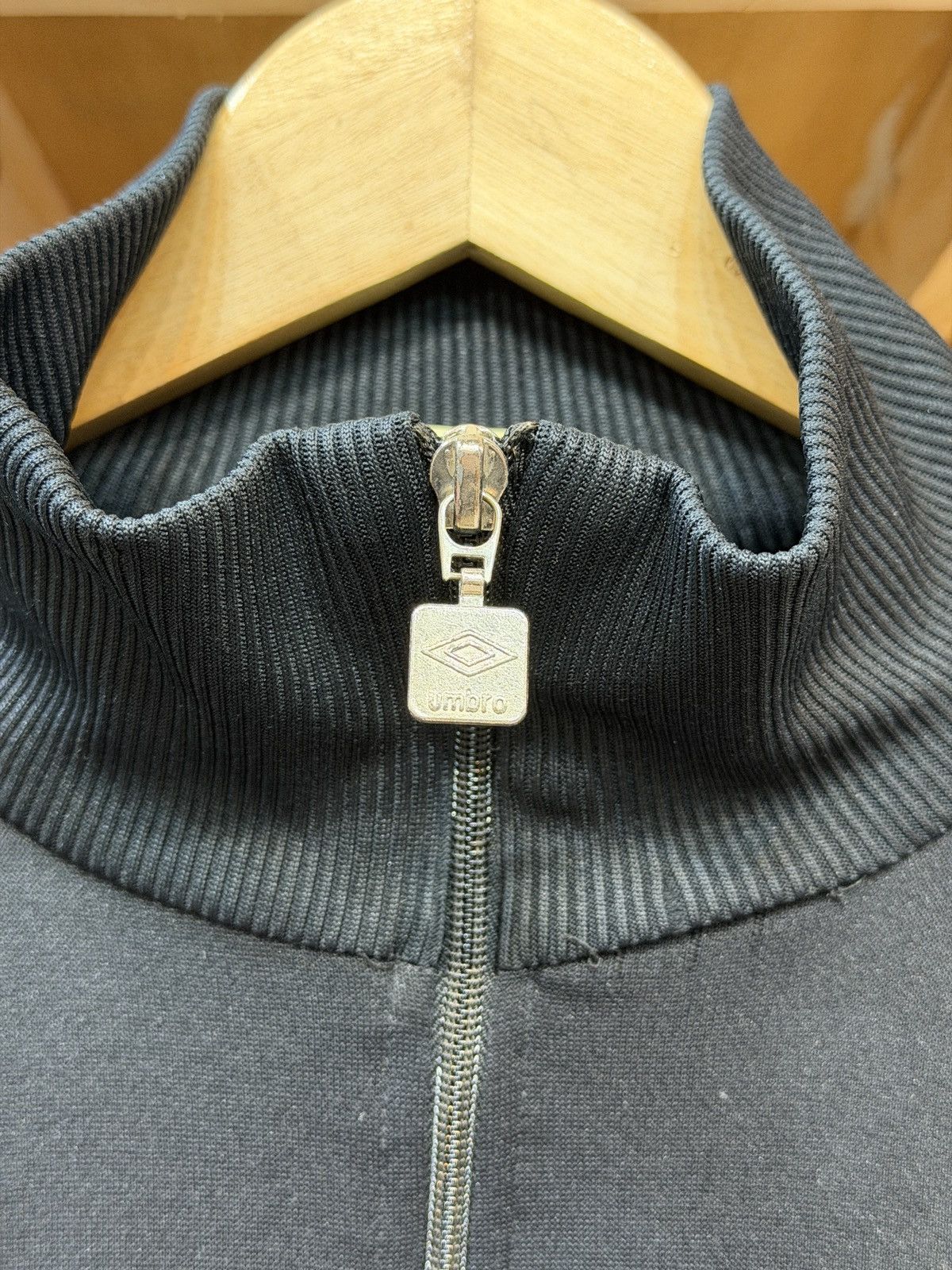 Umbro Vintage Umbro 00's Track Jacket Size US L / EU 52-54 / 3 - 4 Thumbnail