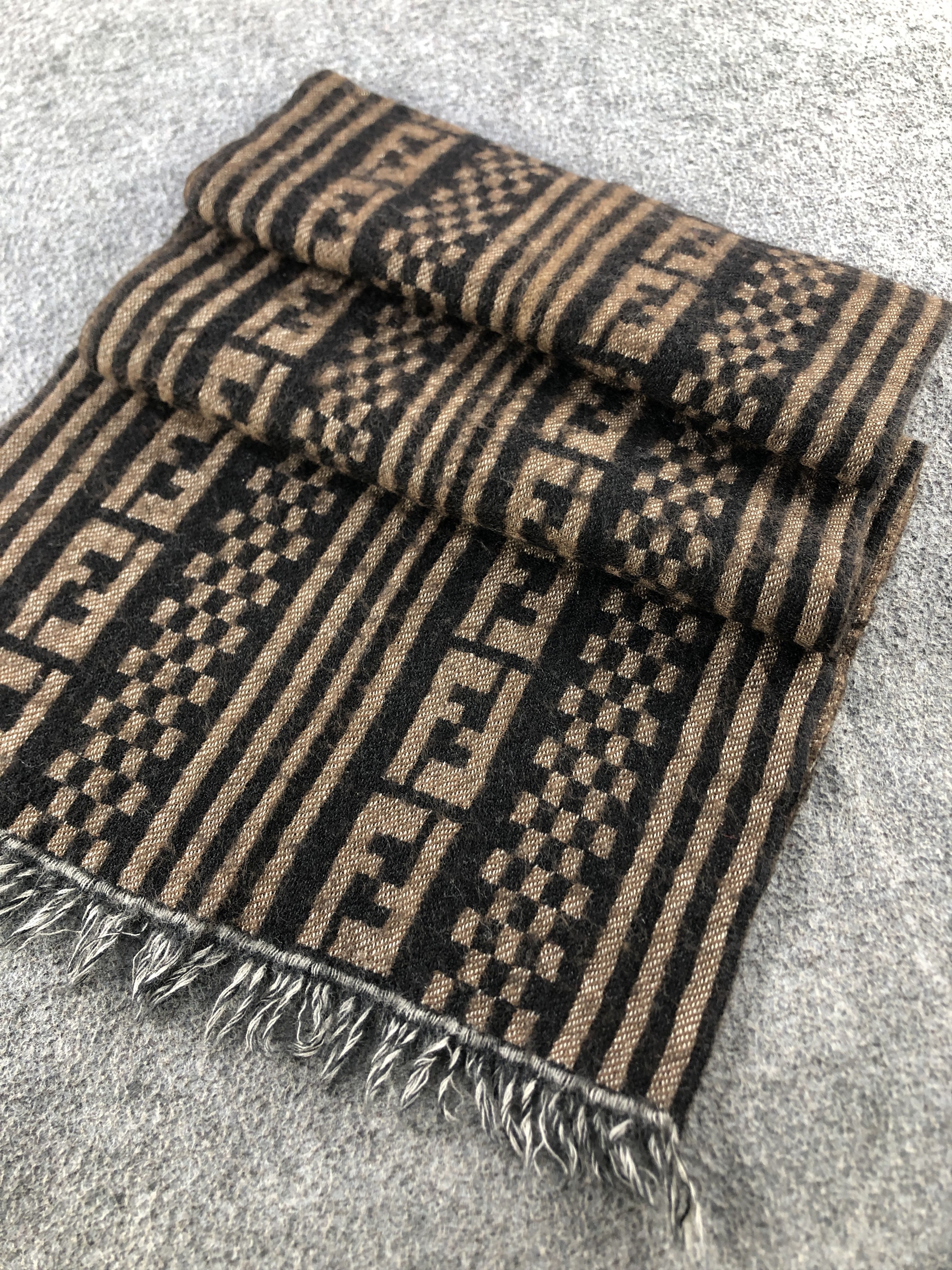 Fendi Fendi Scarf / Muffler / Neckwear P879 Size ONE SIZE - 3 Thumbnail