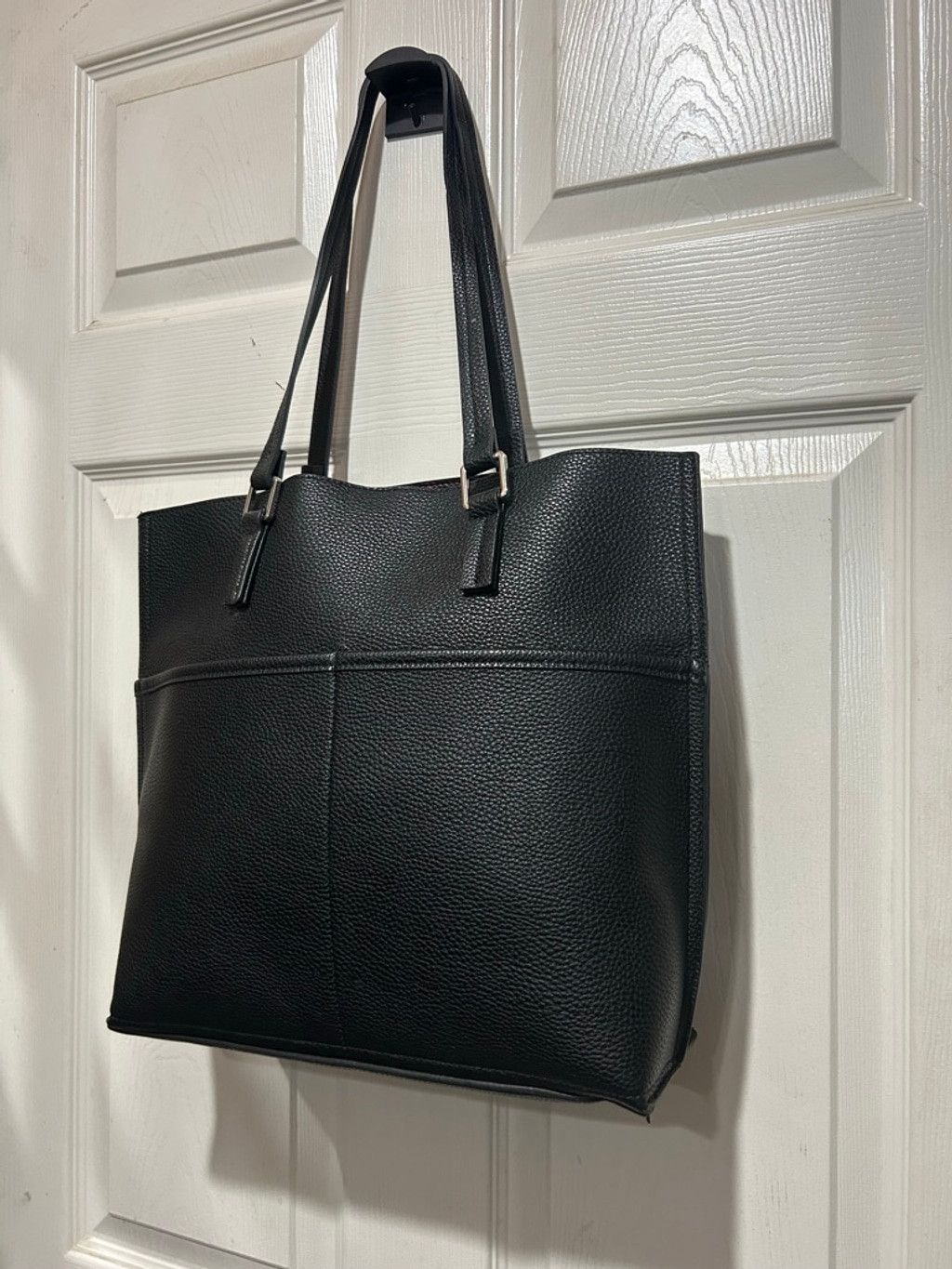 The Unbranded Brand Women's Unbranded Black Tote Bag with Red Interior, One Size Size ONE SIZE - 2 Thumbnail