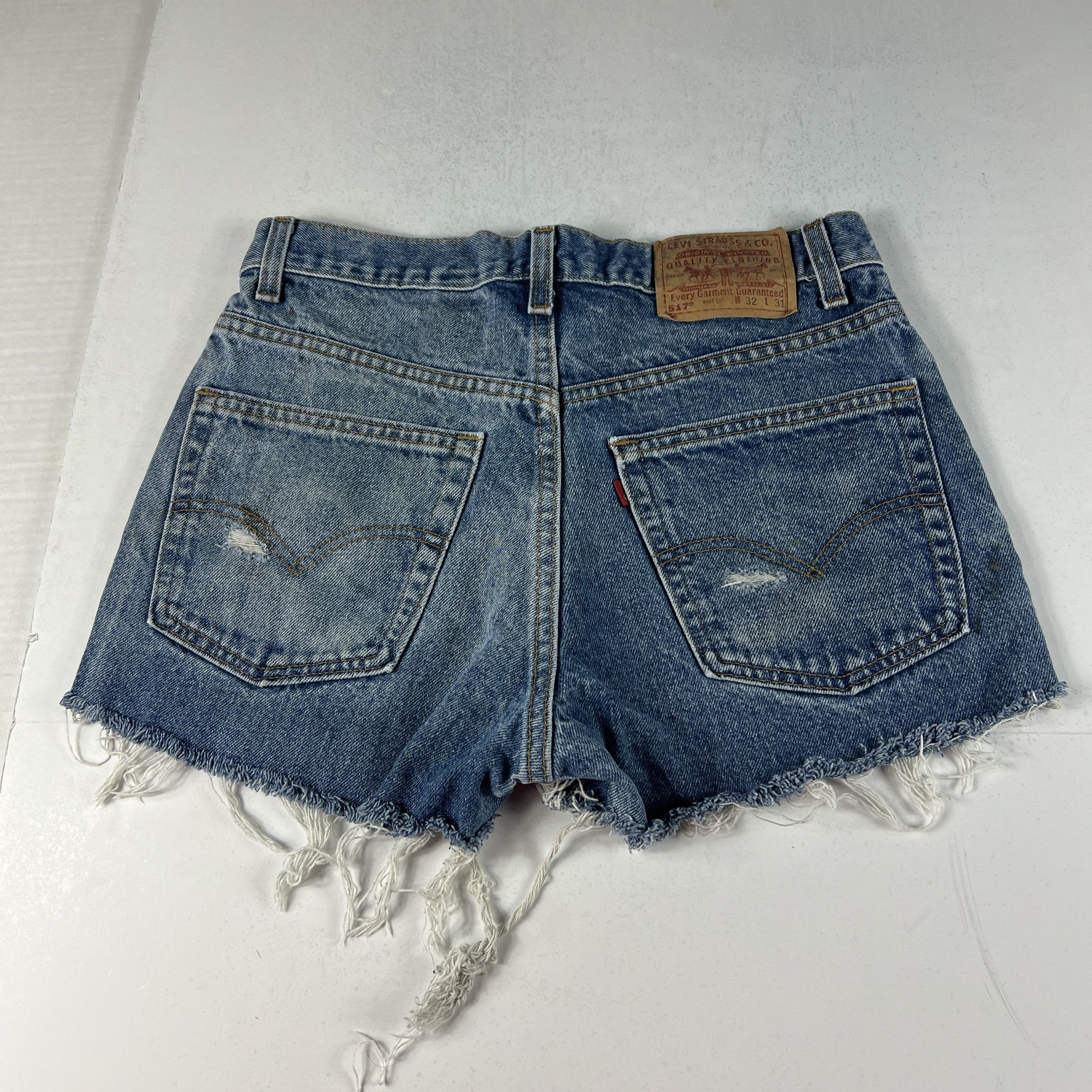 Levi's × Vintage VTG 90s Levi's Jean Shorts 517 Cut Off Thrashed Denim Jorts Size US 30 / EU 46 - 7 Thumbnail