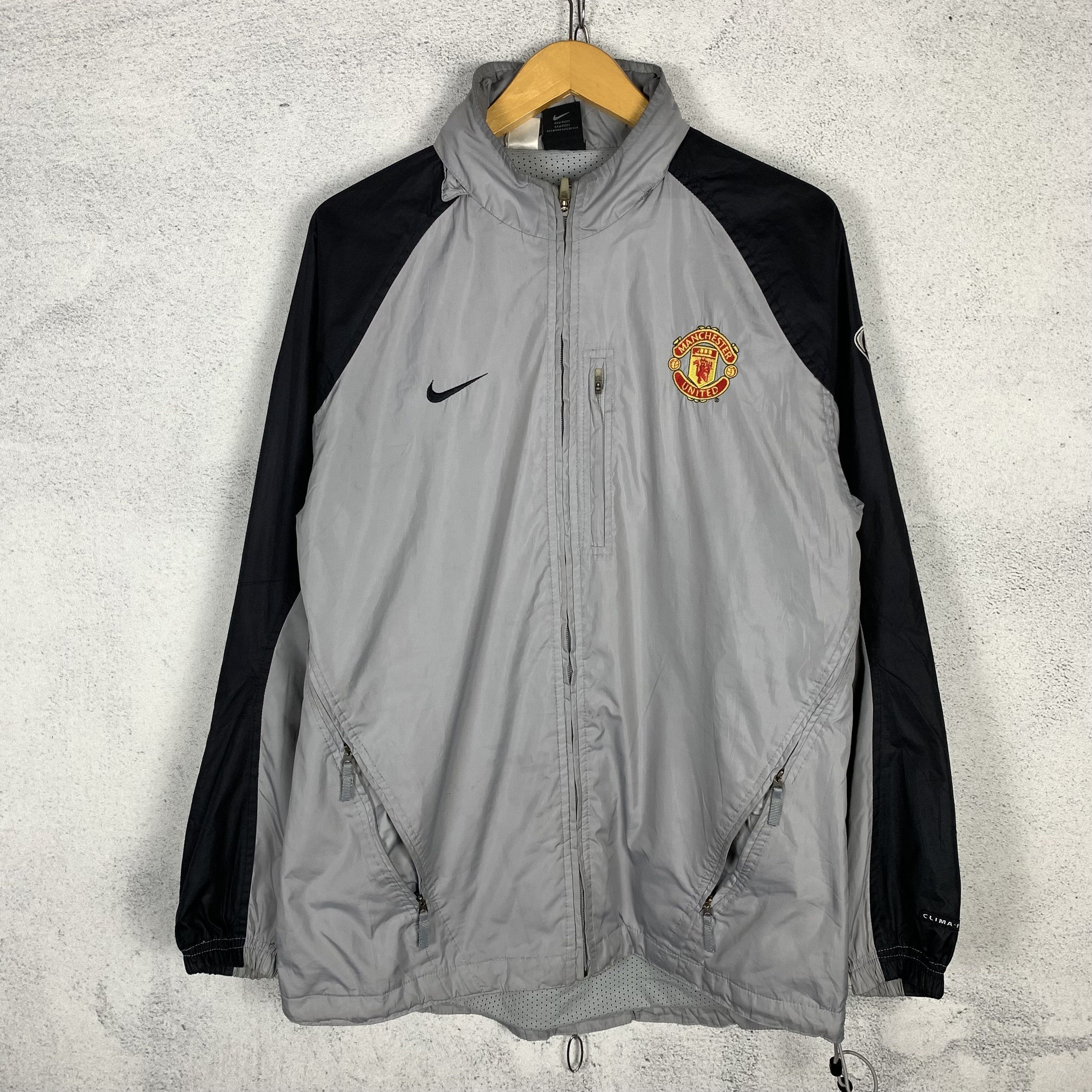 Nike Manchester United Jacket in Gray, Men’s