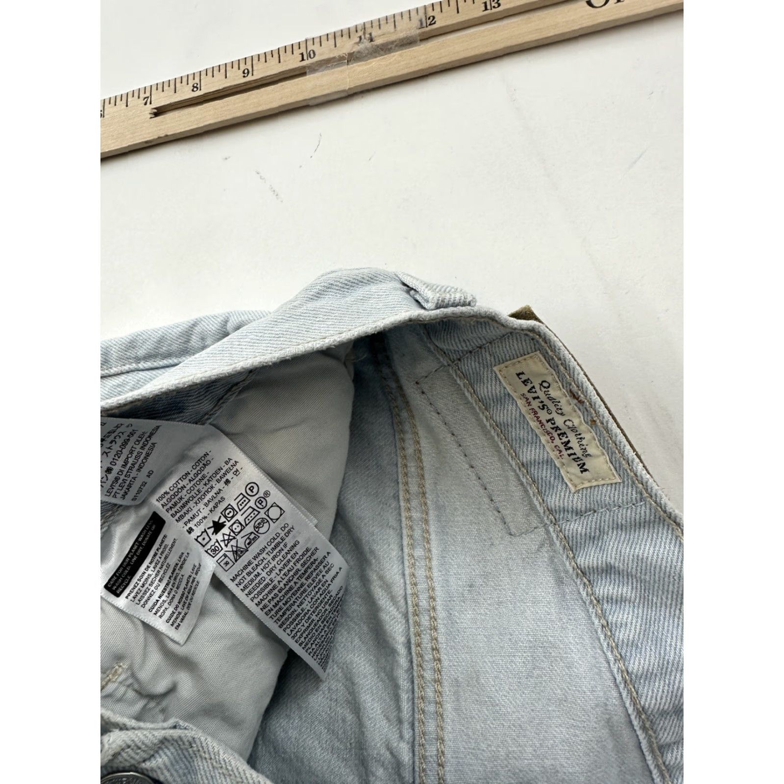 Levi's VINTAGE Levi’s 501 Shorts Womens 31 Cut-Off Denim Cotton Blue Shorts Casual Womens 501 Cut-Off Jeans 100% Cotton Size 24" / US 00 / IT 34 - 6 Thumbnail