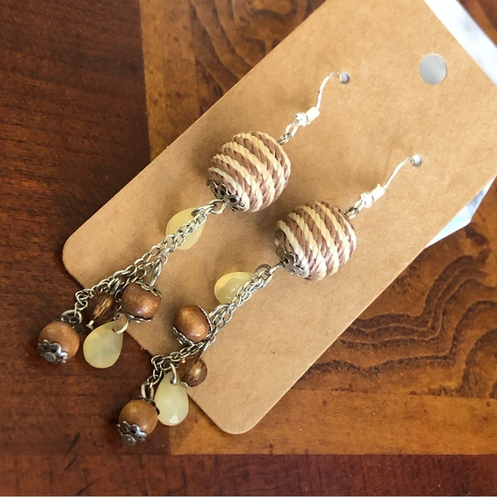 Vintage Vintage handcrafted yarn beehive dangle bead earrings Size ONE SIZE - 3 Thumbnail