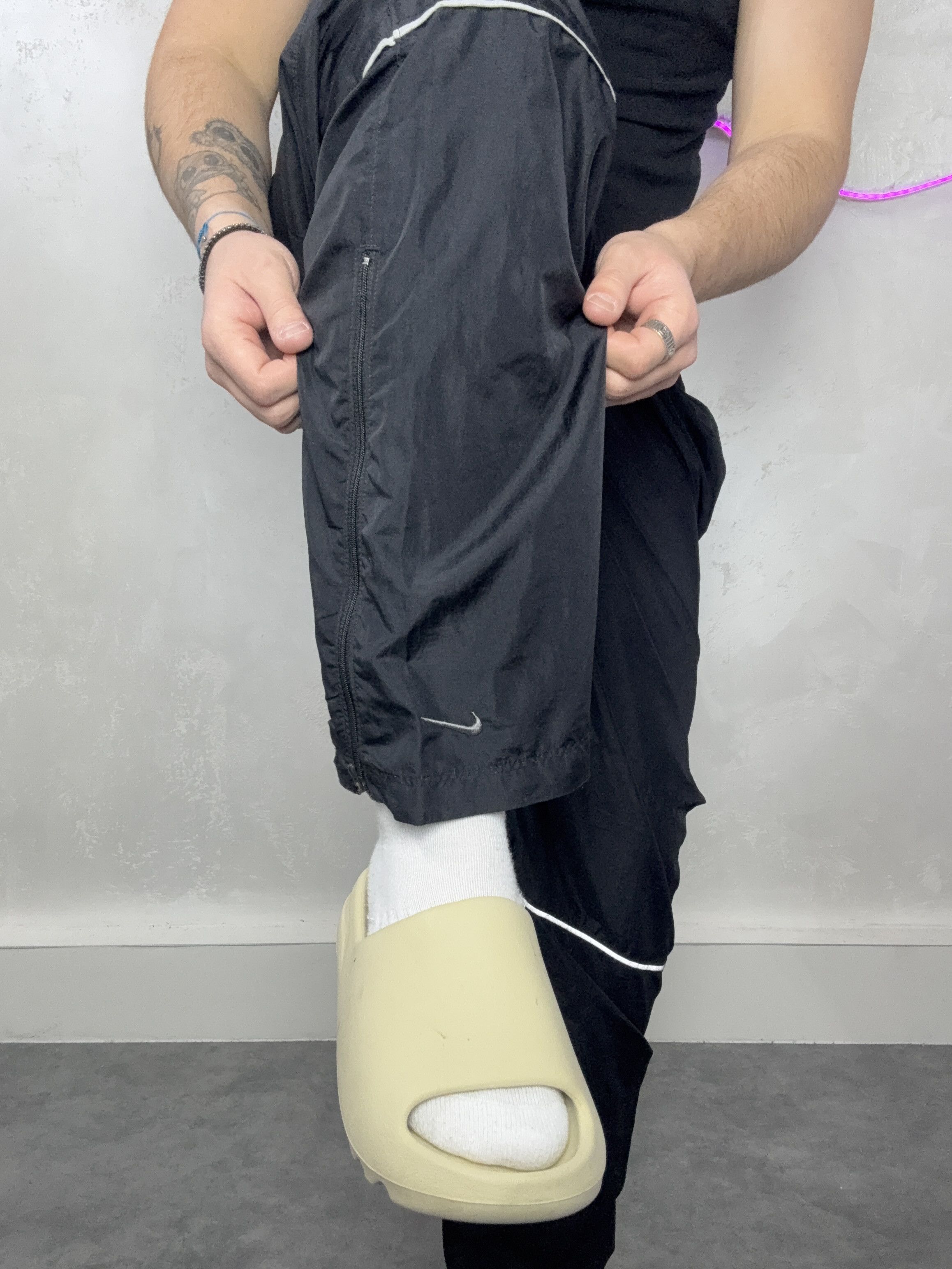 Nike Nike Reflective Nylon Track Pants Black Baggy 00s Smallogo Size US 34 / EU 50 - 1 Thumbnail