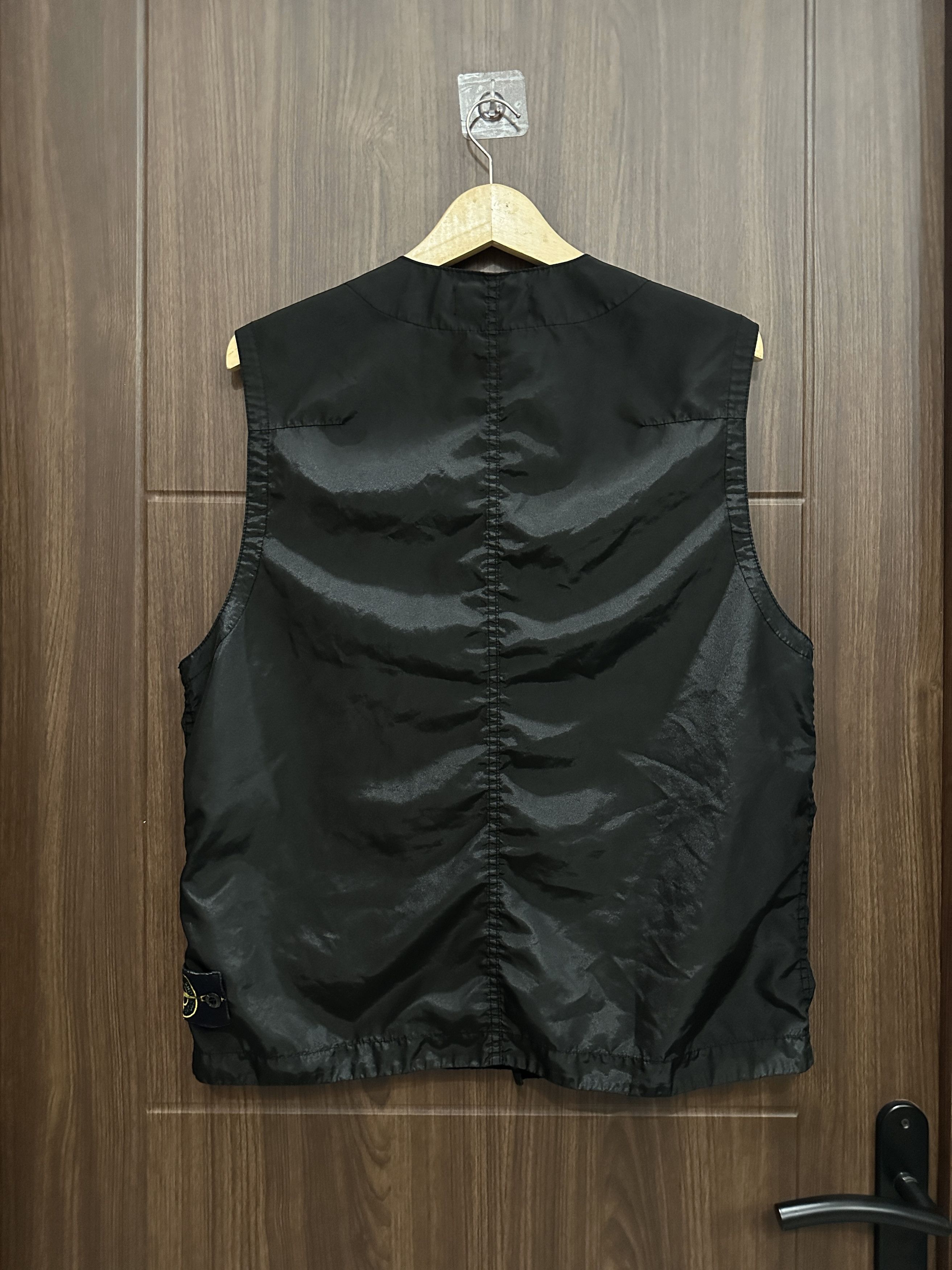 Stone Island STONE ISLAND BLACK GARMENT DYED VEST Size US L / EU 52-54 / 3 - 7 Thumbnail