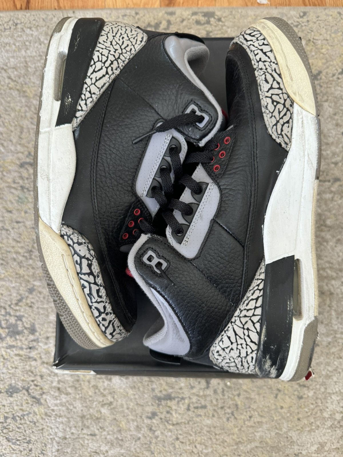 Jordan Brand Nike Air Jordan Retro “Black Cement” M10.5 Size US 10.5 / EU 43-44 - 5 Thumbnail