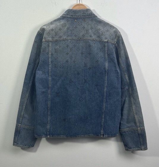 Louis Vuitton Louis Vuitton LV blue logo vintage lapel denim jacket Size US M / EU 48-50 / 2 - 2 Thumbnail