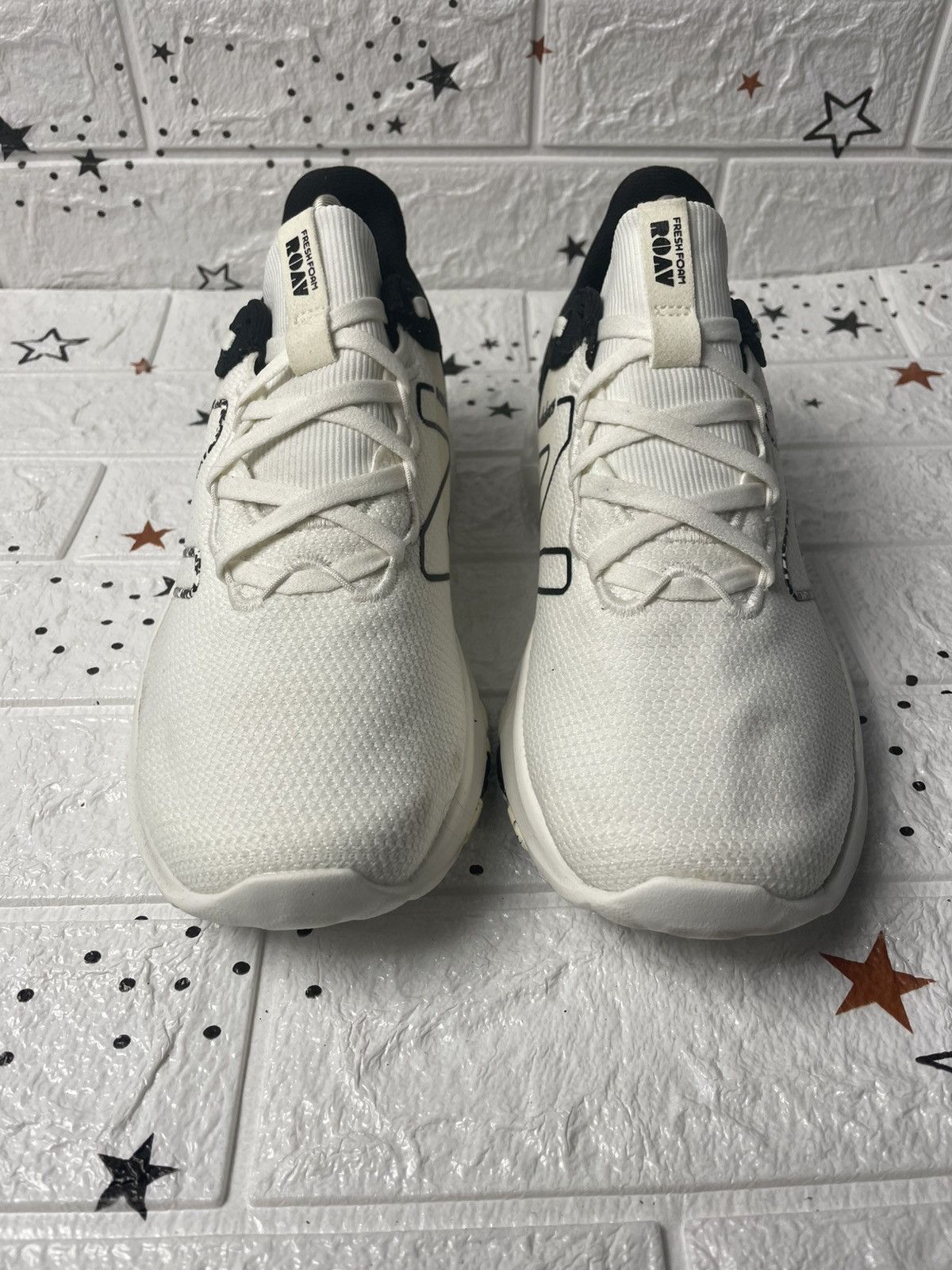 New Balance New Balance Fresh Foam RoavV2 US10 UK8 EU41.5 CM27 Size US 10 / EU 43 - 2 Thumbnail