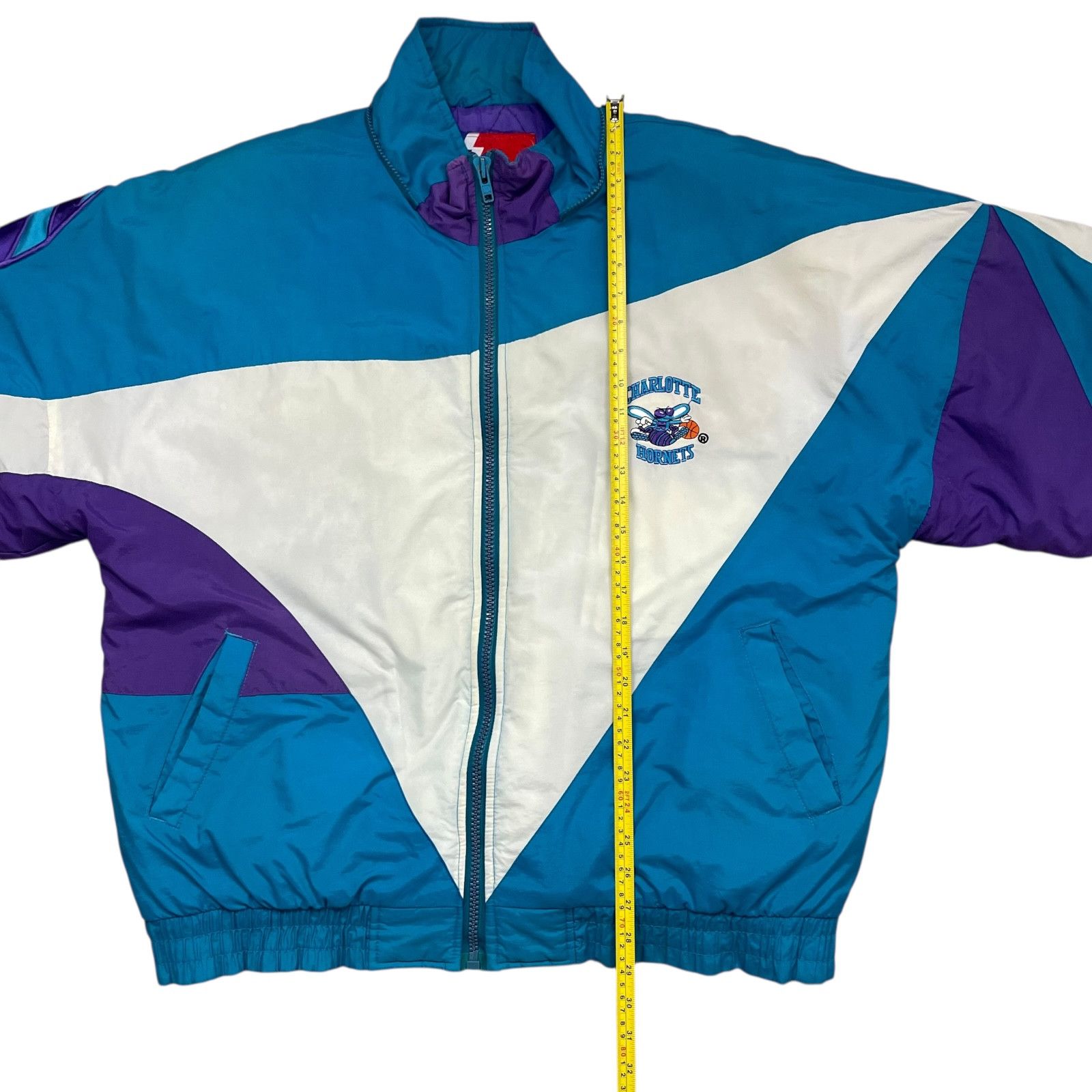 NBA VTG 90s CHARLOTTE HORNETS PRO PLAYER PUFFER JACKET SIZE L Size US L / EU 52-54 / 3 - 9 Thumbnail