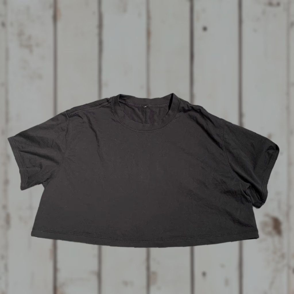Lululemon Lululemon Black Women's Crop Top M Regular Casual Shirt Women Mens? Wait. Size M / US 6-8 / IT 42-44 - 1 Thumbnail