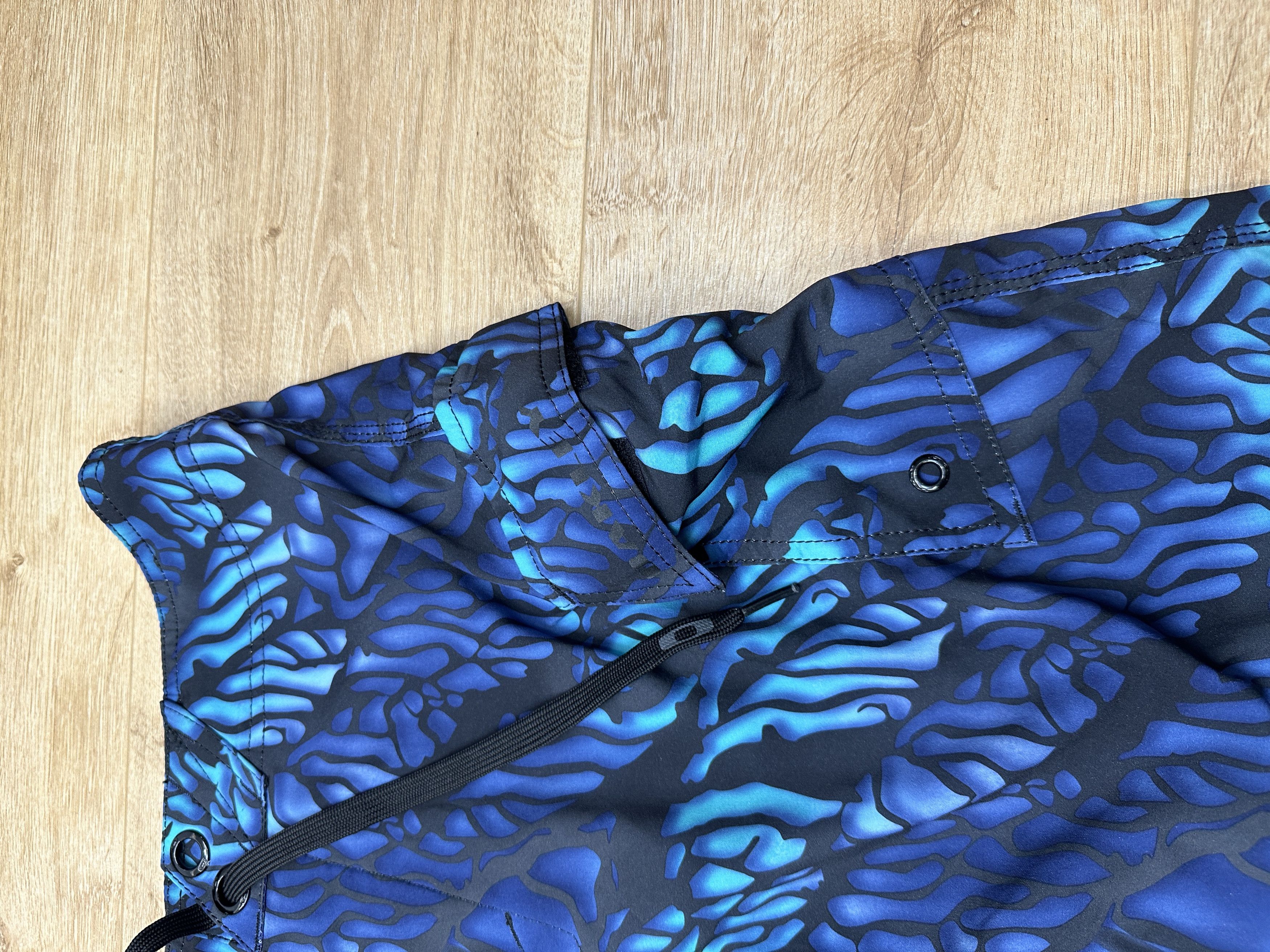 Oakley Oakley Limited Blue Purple Abstract Shorts Swim Size 30 Size US 30 / EU 46 - 6 Thumbnail