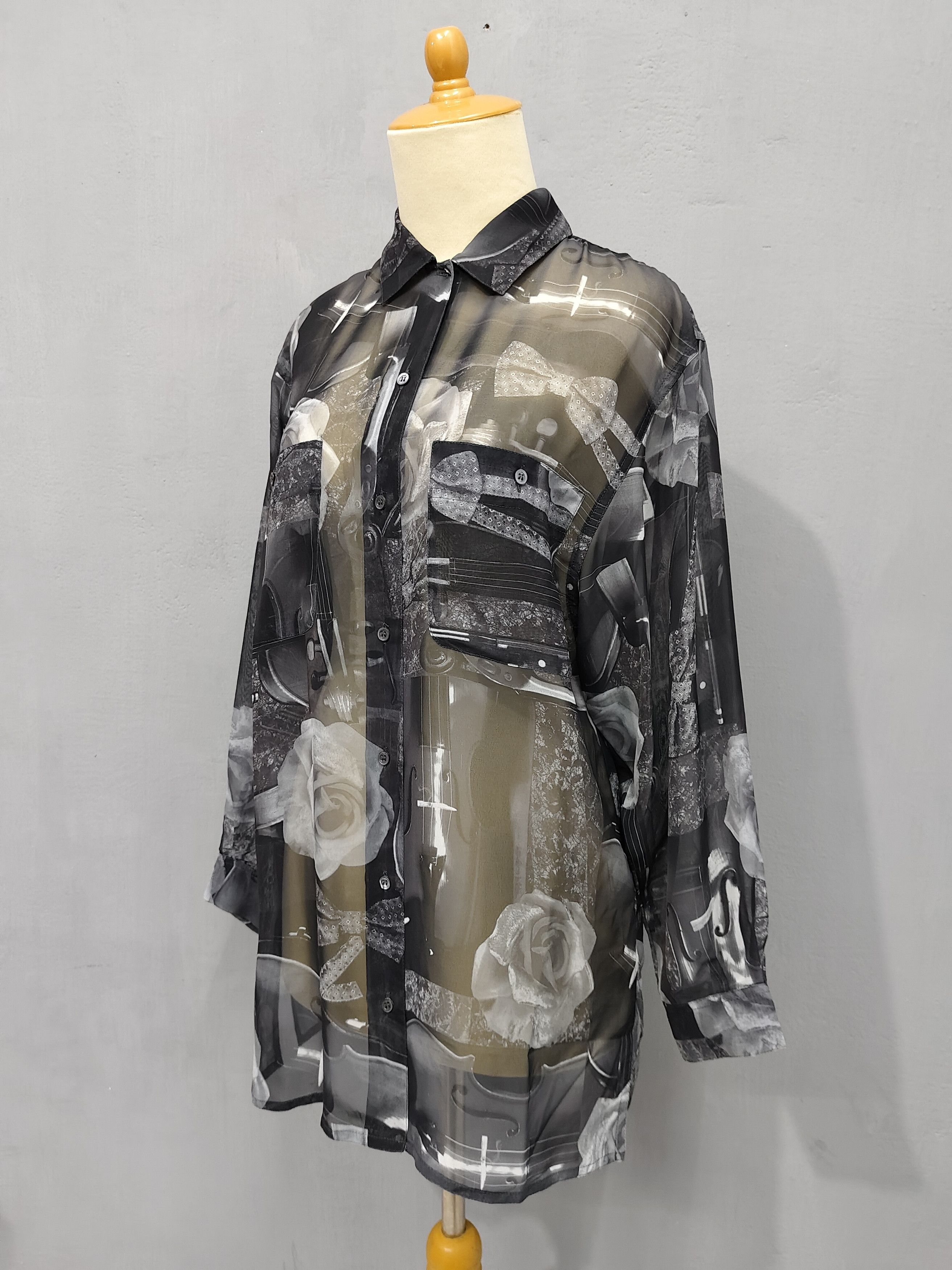 Max Mara DOPE 🇮🇹 Penny Black Roses Musical Art Sheer Blouses Size L / US 10 / IT 46 - 4 Thumbnail