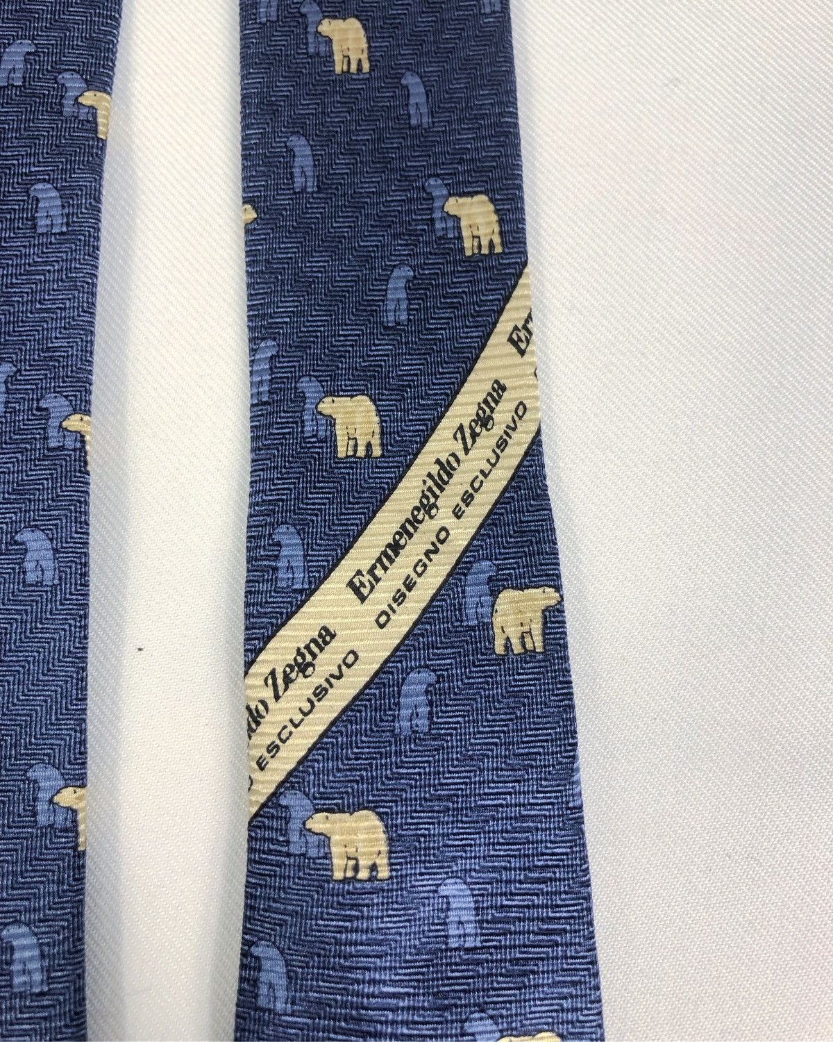 Ermenegildo Zegna Rare Ermenegildo Zegna Polar Bear Silk Tie Made in Italy Size ONE SIZE - 5 Thumbnail