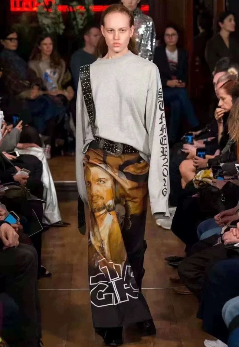 Vetements Vetements Long Sleeve OG Trendy Top - Size S - Gold Size Size US M / EU 48-50 / 2 - 7 Thumbnail