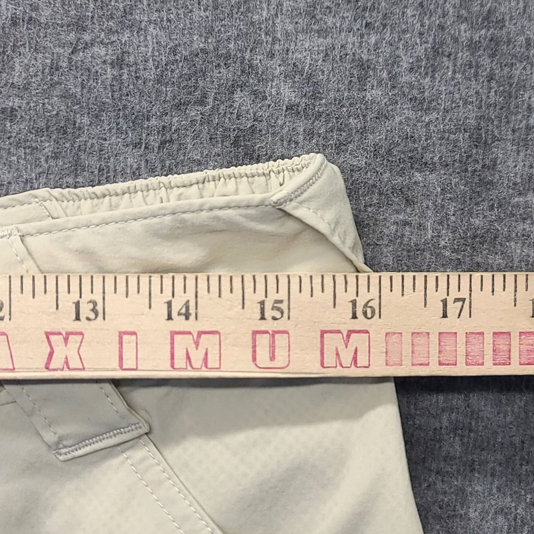 Vintage Columbia PFG Shorts Womens 10 Regular Mid Rise Hiking Fishing UPF Beige Nylon Flat Front Zip Pocket Logo Quick Dry Size 32" / US 10 / IT 46 - 4 Thumbnail