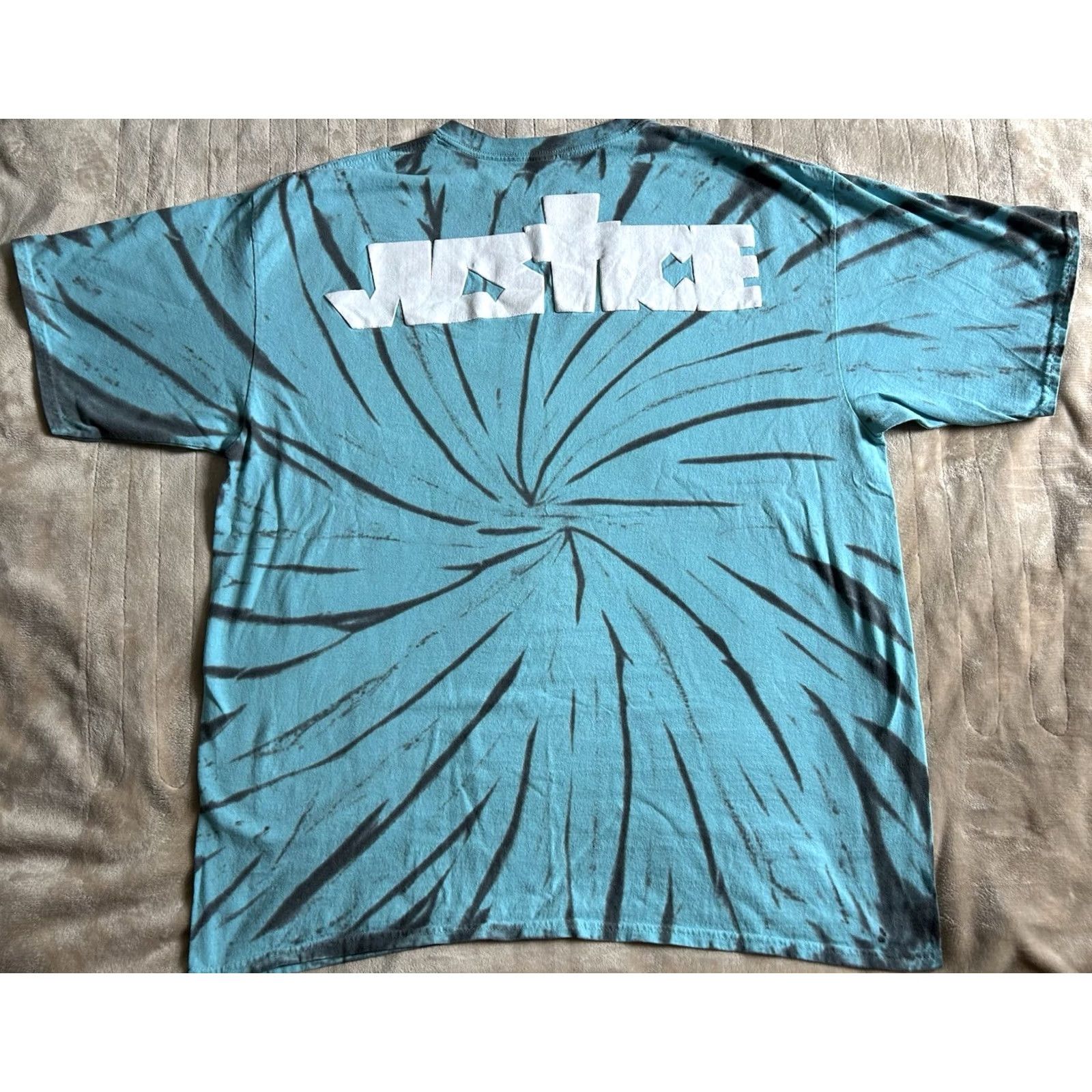 Vintage Justin Bieber Tour "Justice" 100% Cotton Blue & Black Tie Dye T-Shirt XXL Size US XXL / EU 58 / 5 - 2 Thumbnail