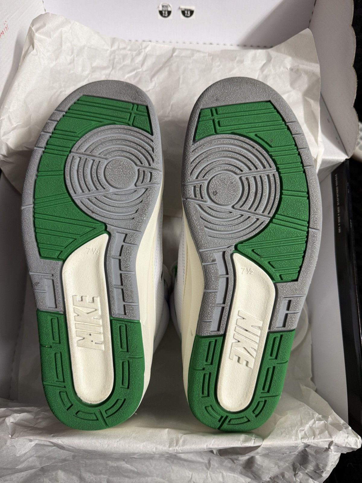 Jordan Brand Lucky Green 2s Size US 7.5 / EU 40-41 - 5 Thumbnail