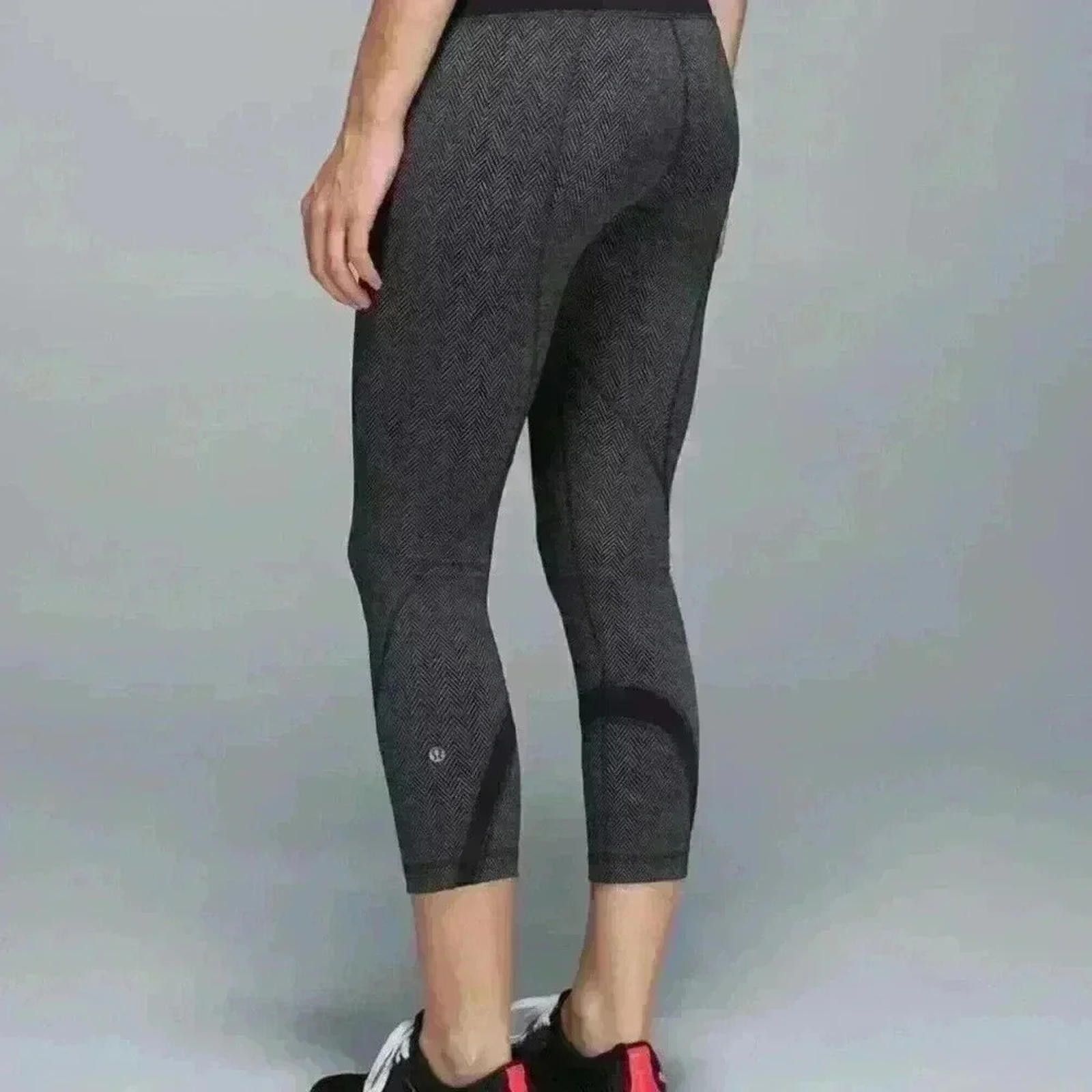 Lululemon Lululemon - Luxtreme Herringbone in Heathered Black - Size 6 Size 28" / US 6 / IT 42 - 1 Thumbnail